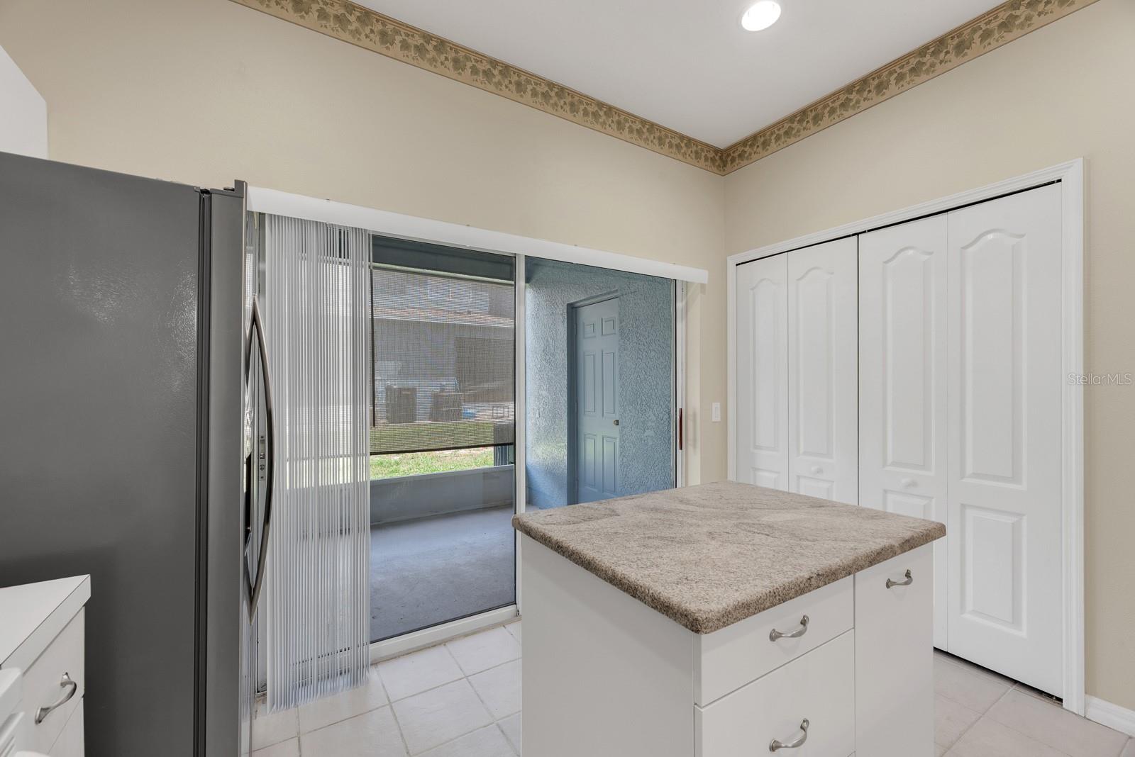 KINGS LAKE TWNHMS - Residential Lease
