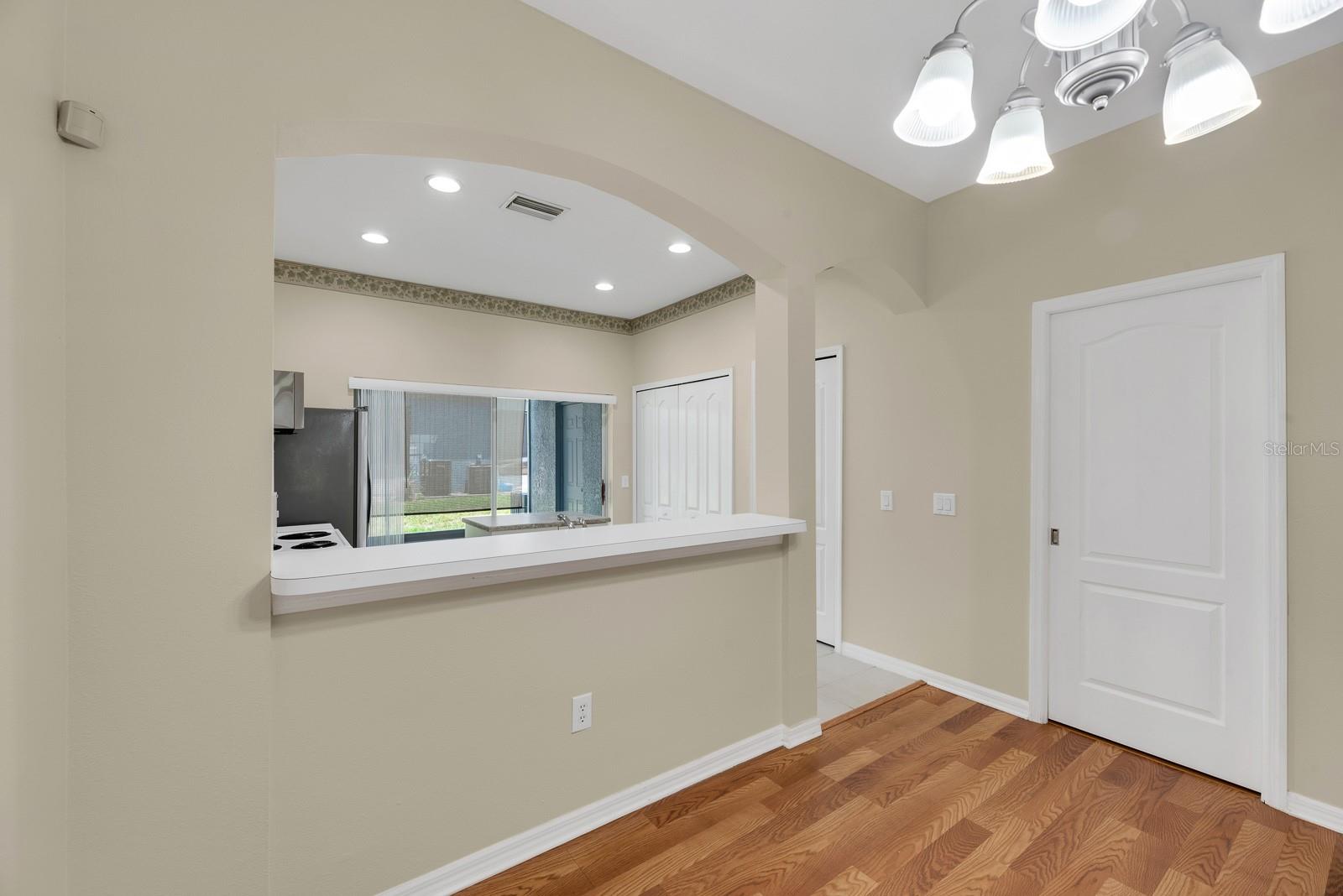 KINGS LAKE TWNHMS - Residential Lease