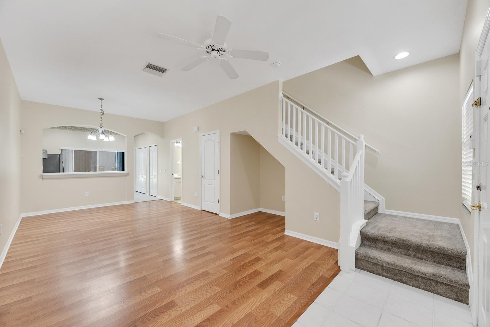 KINGS LAKE TWNHMS - Residential Lease