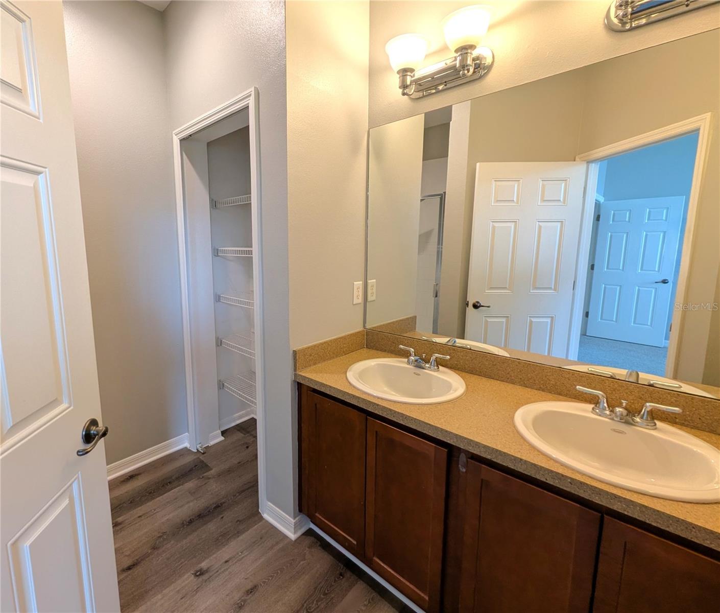 KINGSPORT TWNHMS - Residential