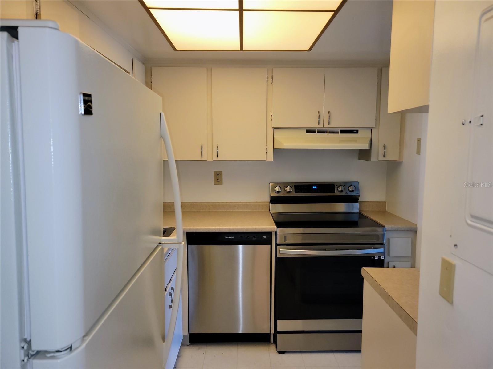 THREE PALMS POINTE CONDO - Residential Lease