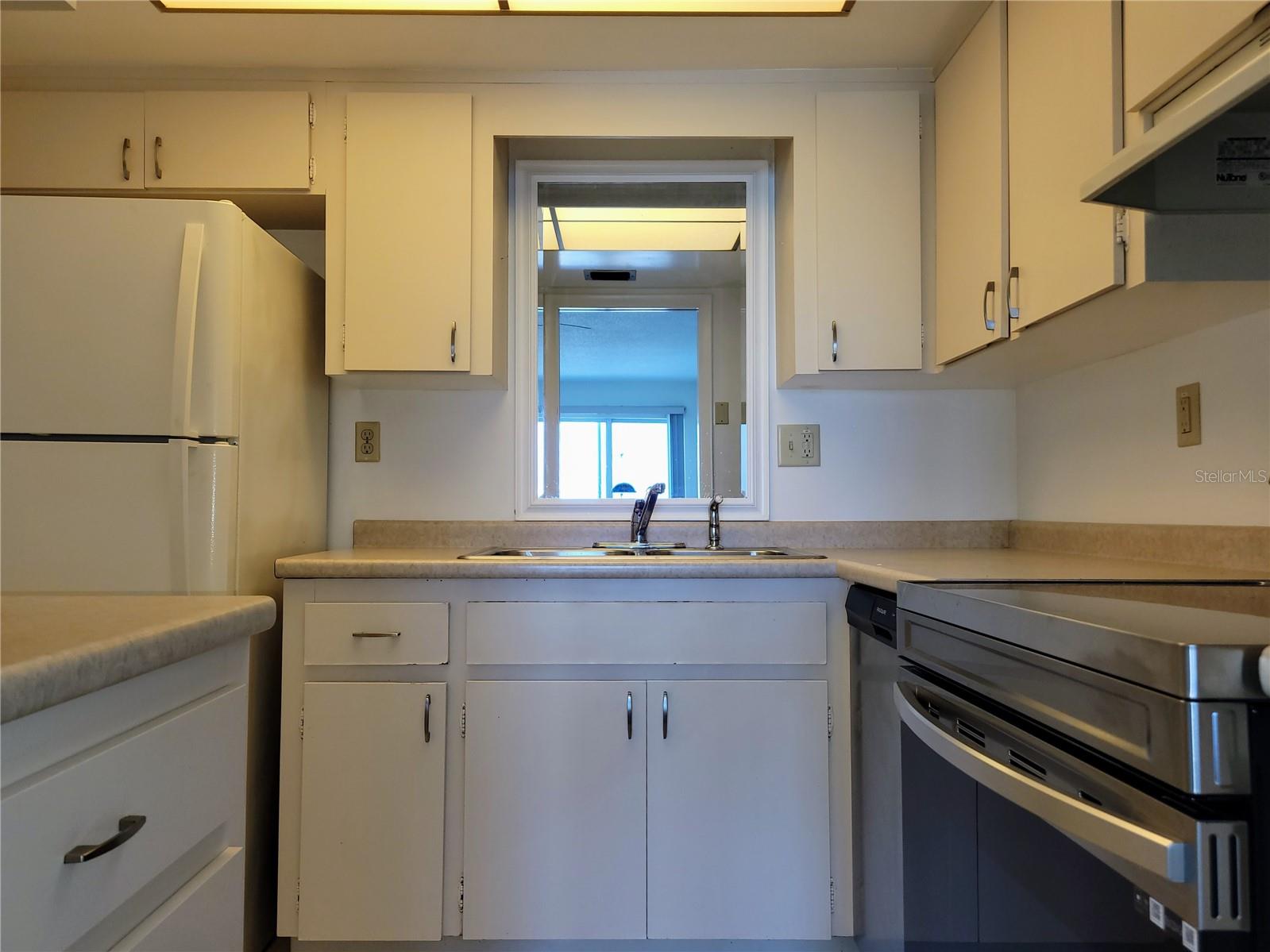 THREE PALMS POINTE CONDO - Residential Lease