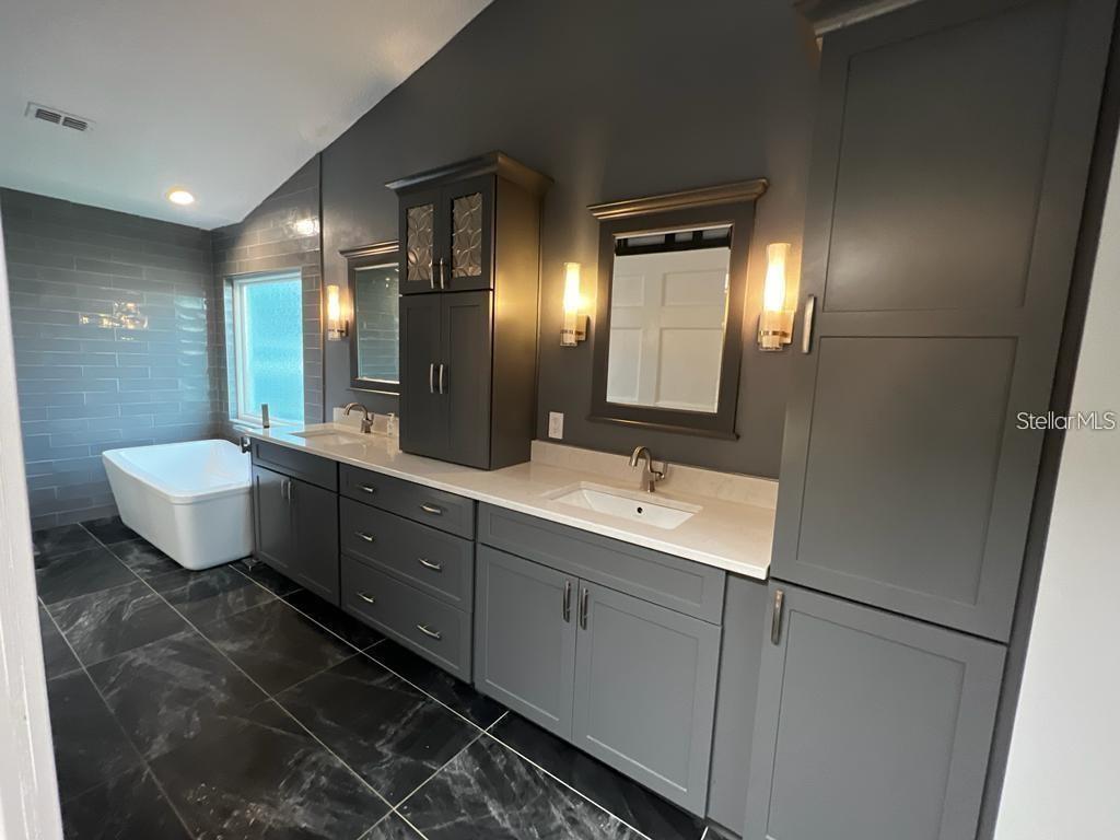 HUNTERS CREEK TR 240 PH 02 - Residential