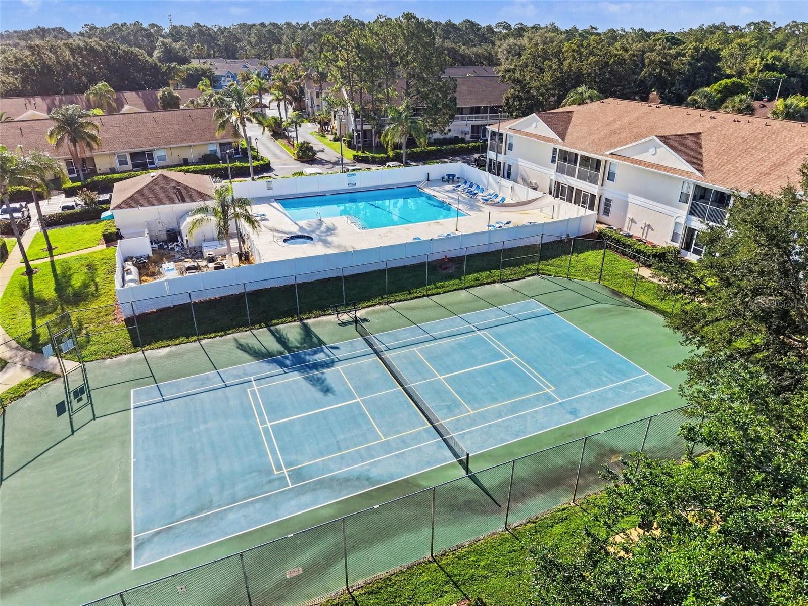 GRAND PALMS CONDOMINIUM - Residential
