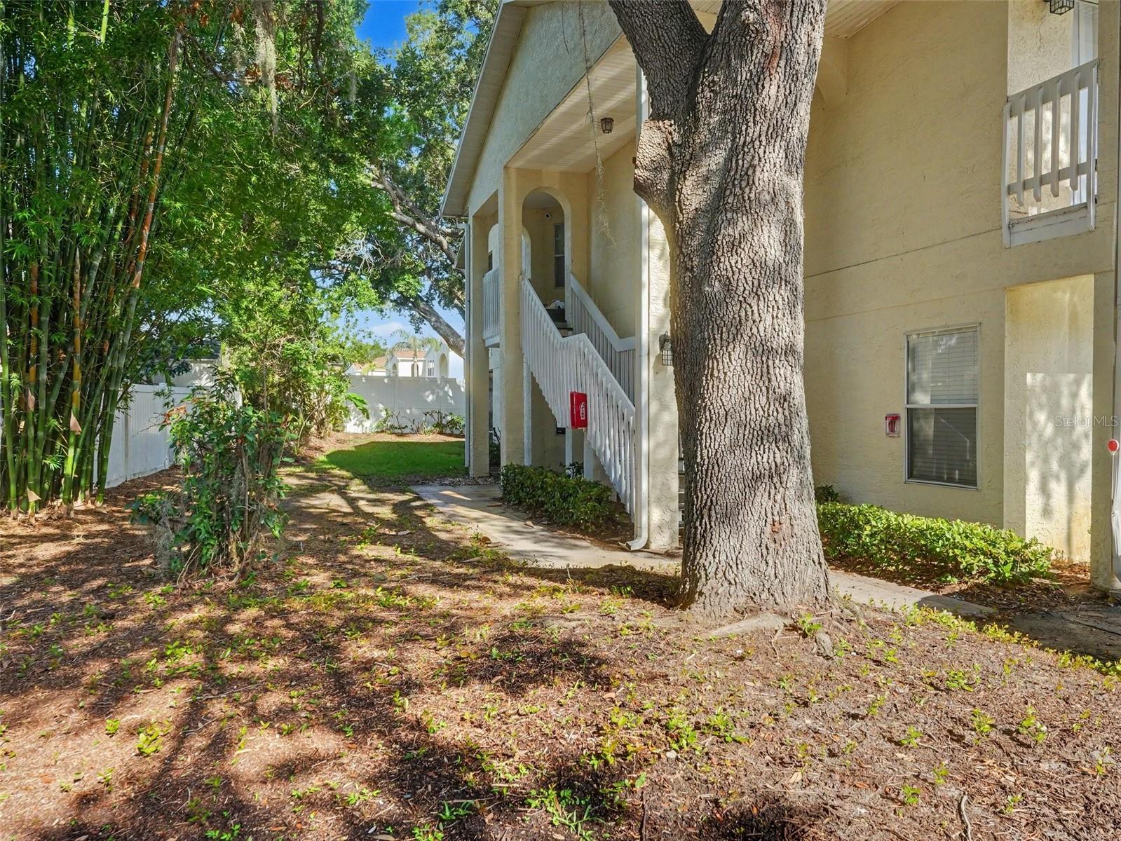 GRAND PALMS CONDOMINIUM - Residential