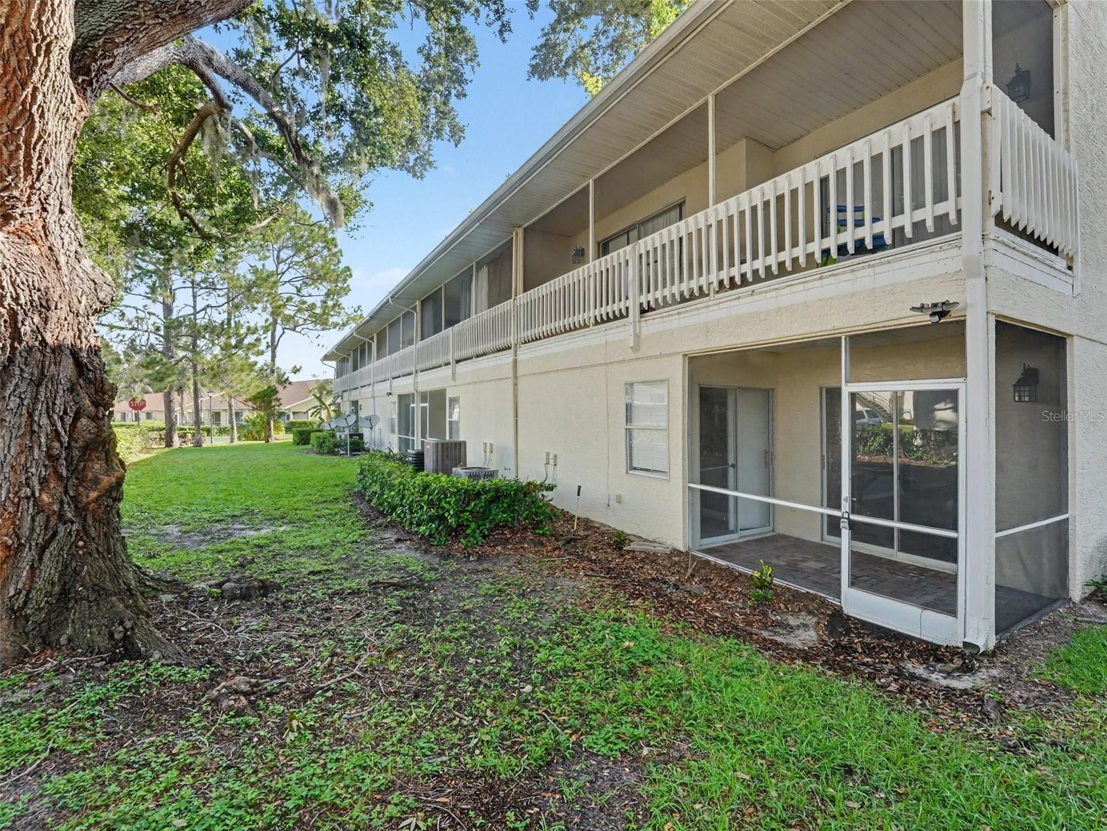 GRAND PALMS CONDOMINIUM - Residential