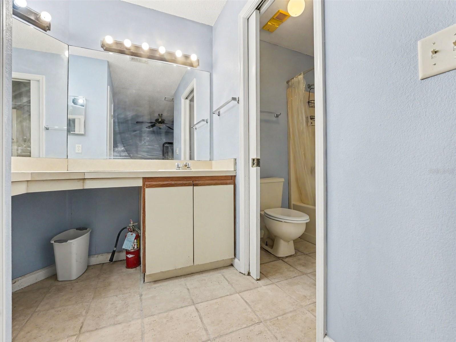 GRAND PALMS CONDOMINIUM - Residential