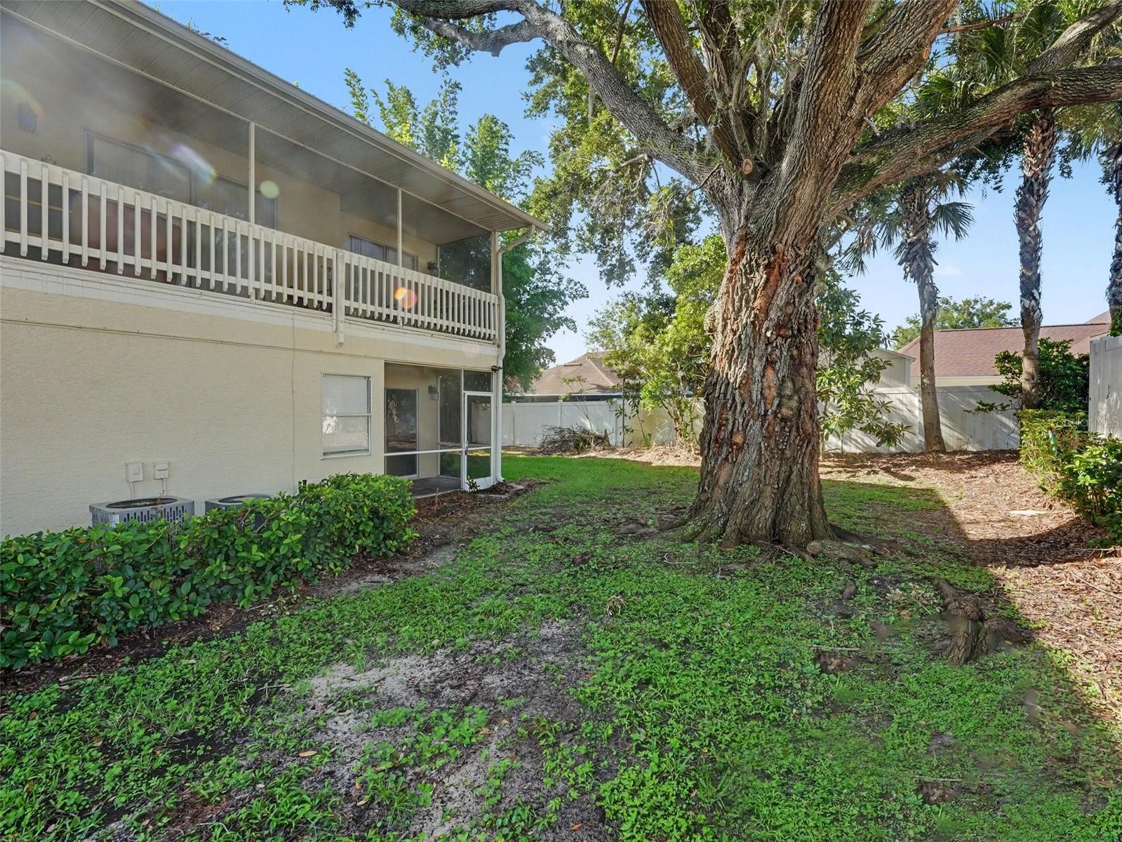 GRAND PALMS CONDOMINIUM - Residential
