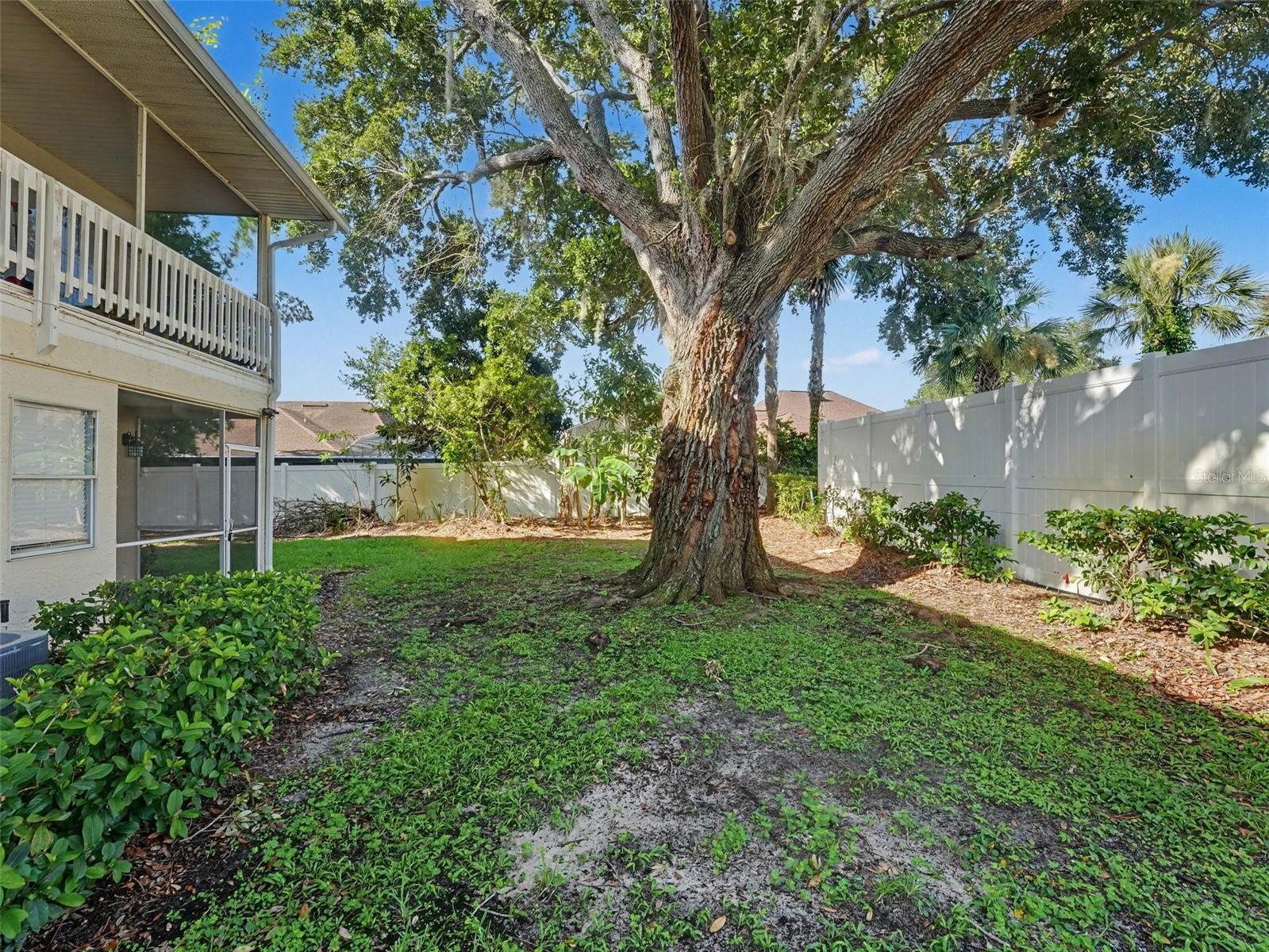 GRAND PALMS CONDOMINIUM - Residential