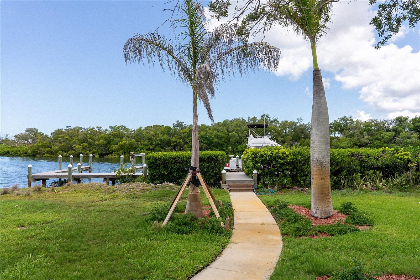 TREETOPS BAY CONDO - Residential Lease