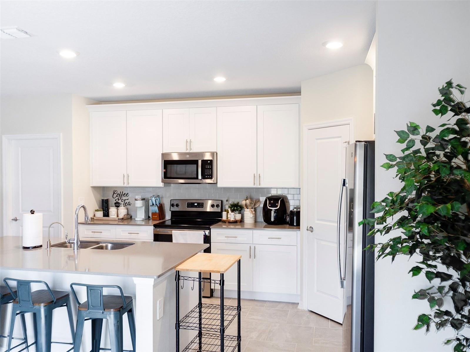 ARDEN PARK NORTH PH 6 - Residential Lease