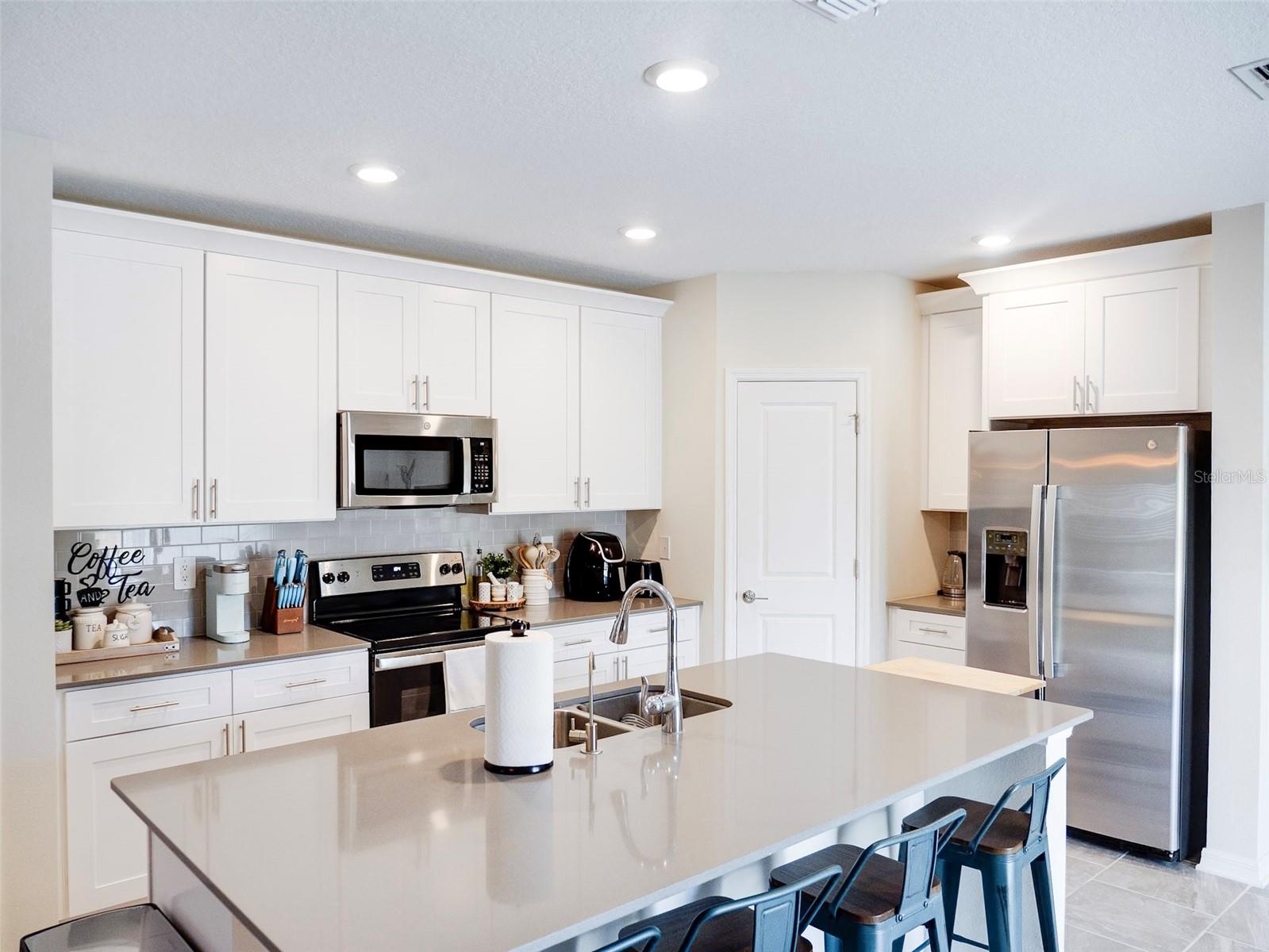 ARDEN PARK NORTH PH 6 - Residential Lease