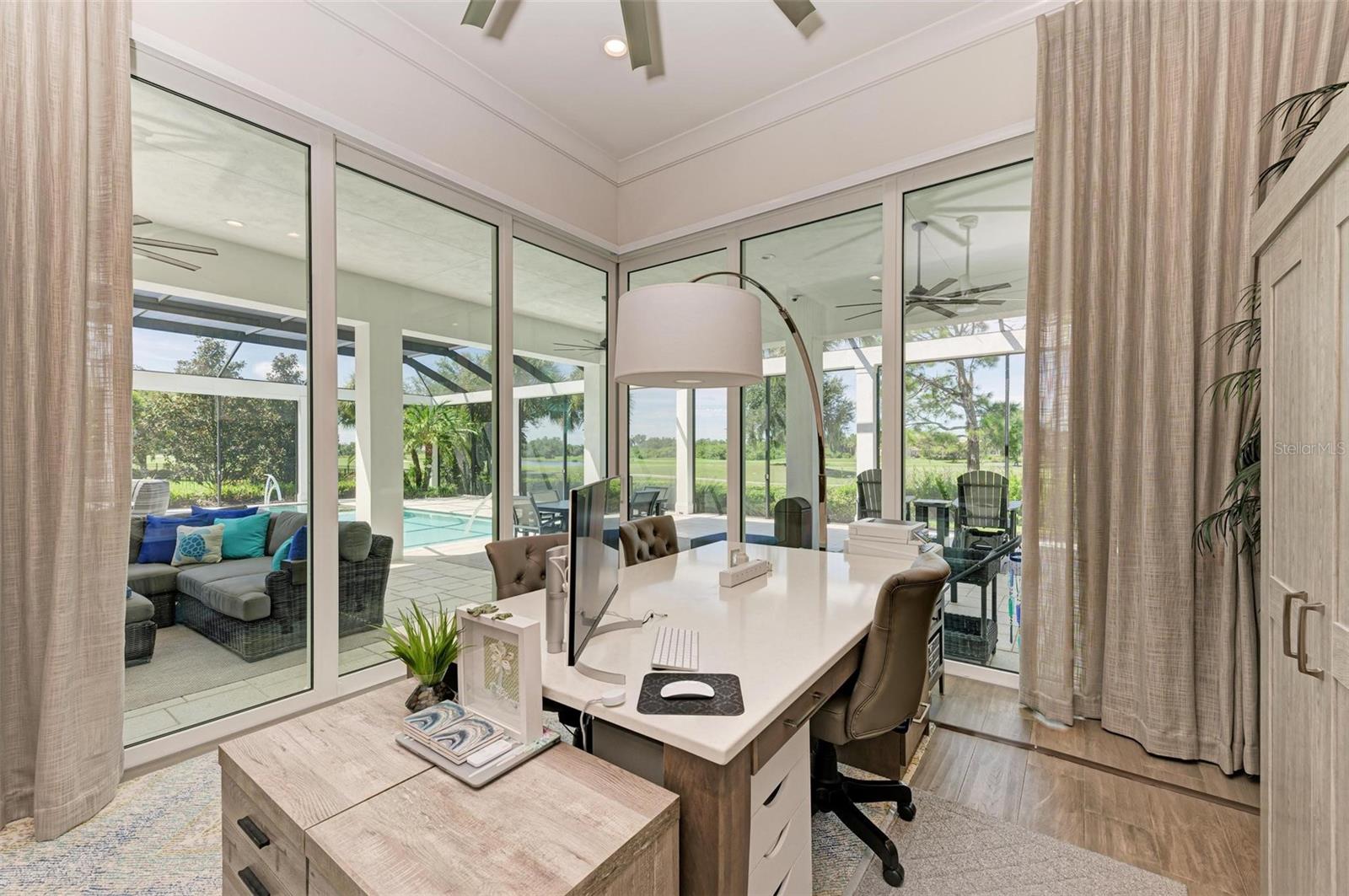 FOUNDERS CLUB - Residential