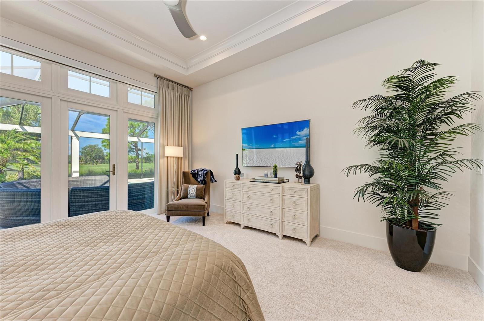 FOUNDERS CLUB - Residential