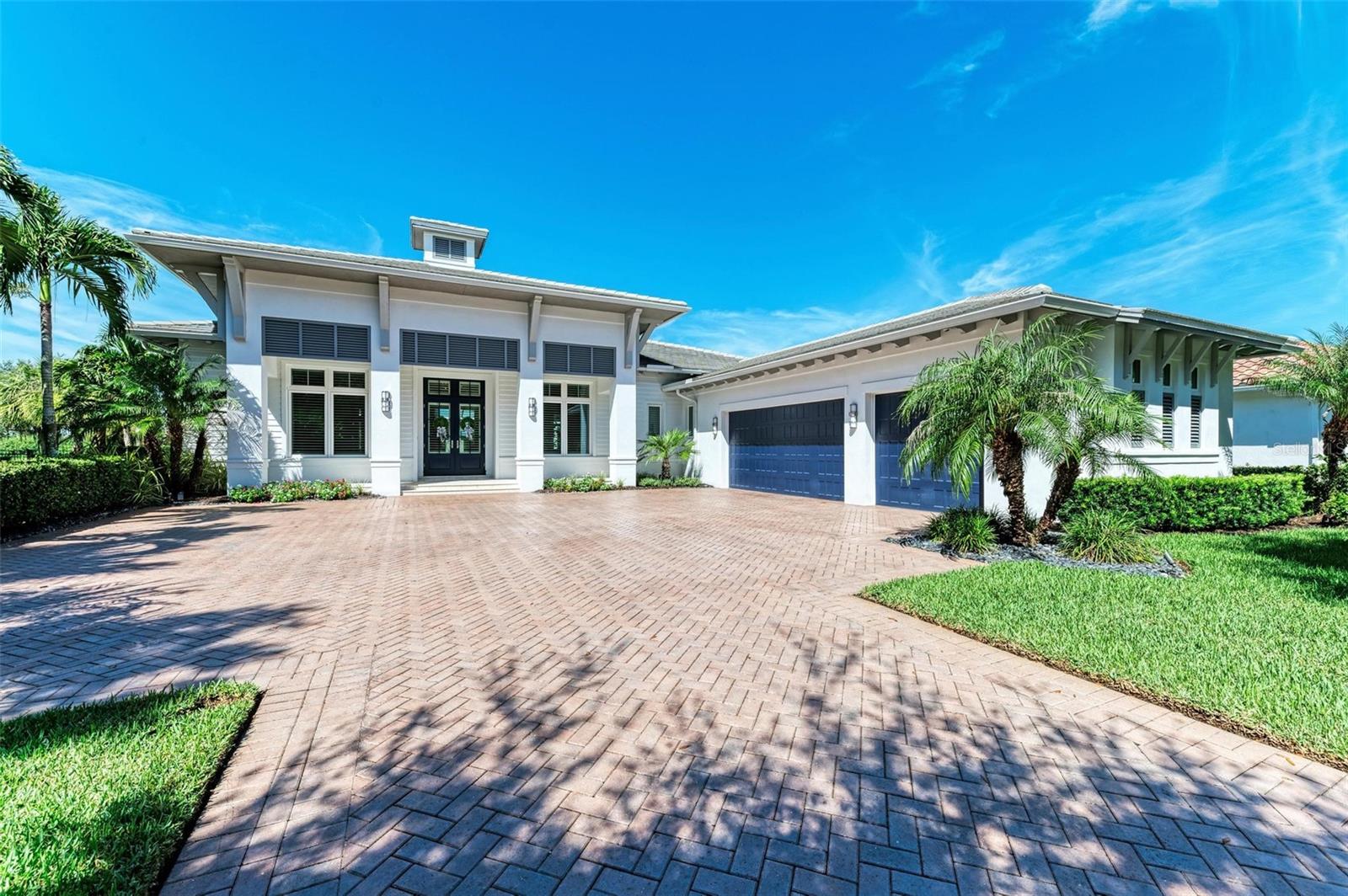 FOUNDERS CLUB - Residential
