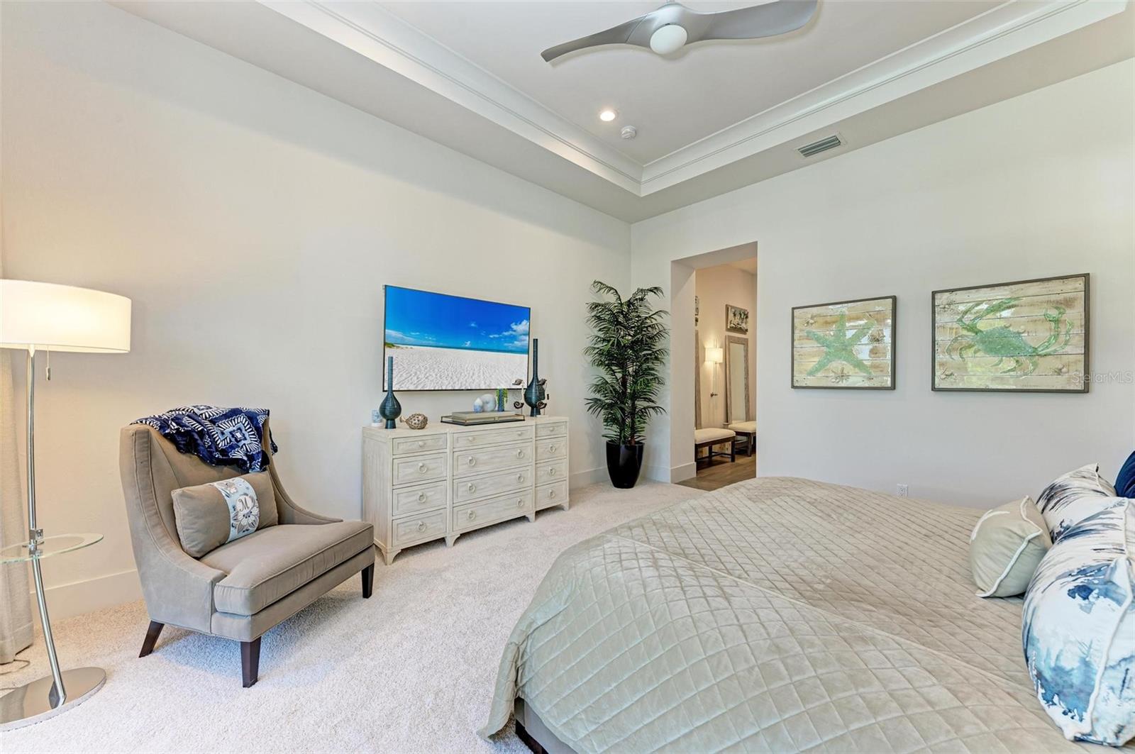 FOUNDERS CLUB - Residential