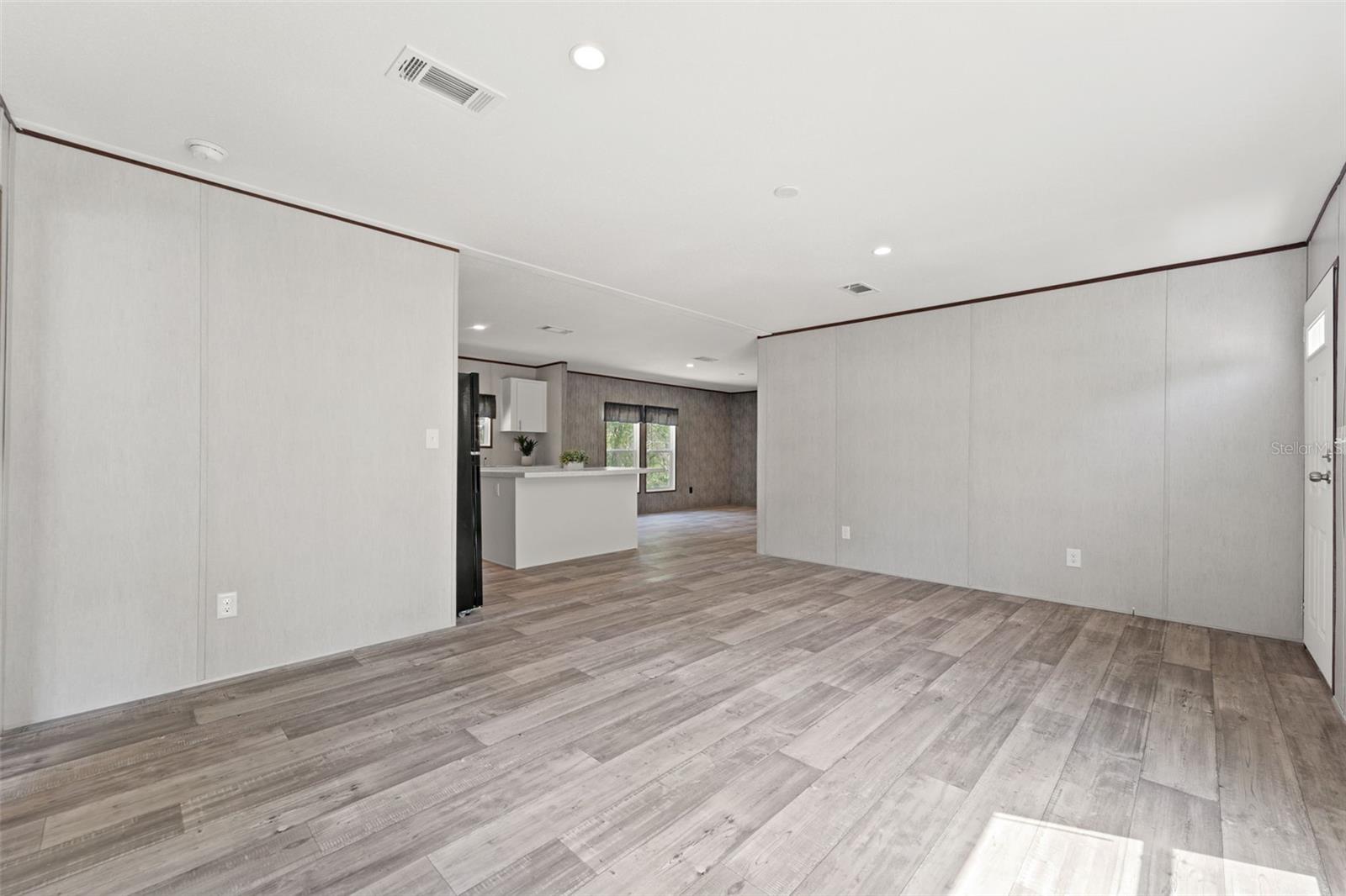 MELROSE LANDING - Residential