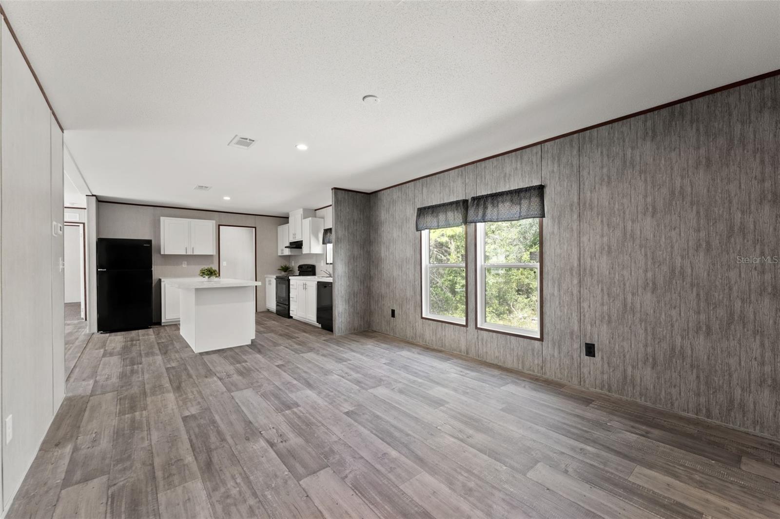 MELROSE LANDING - Residential