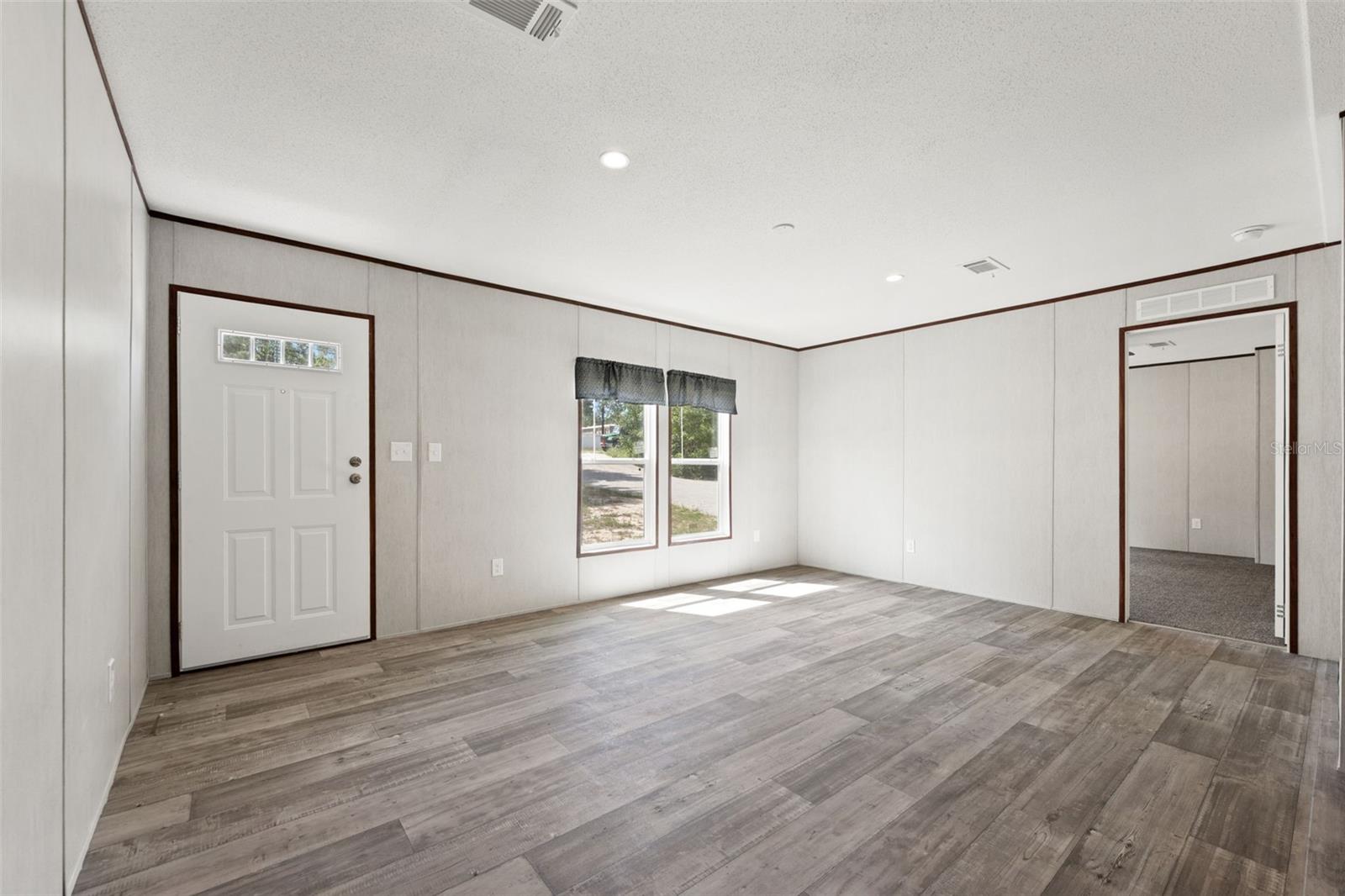 MELROSE LANDING - Residential
