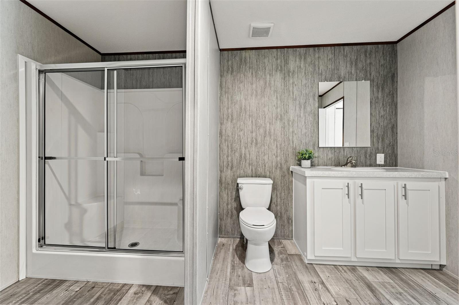 MELROSE LANDING - Residential