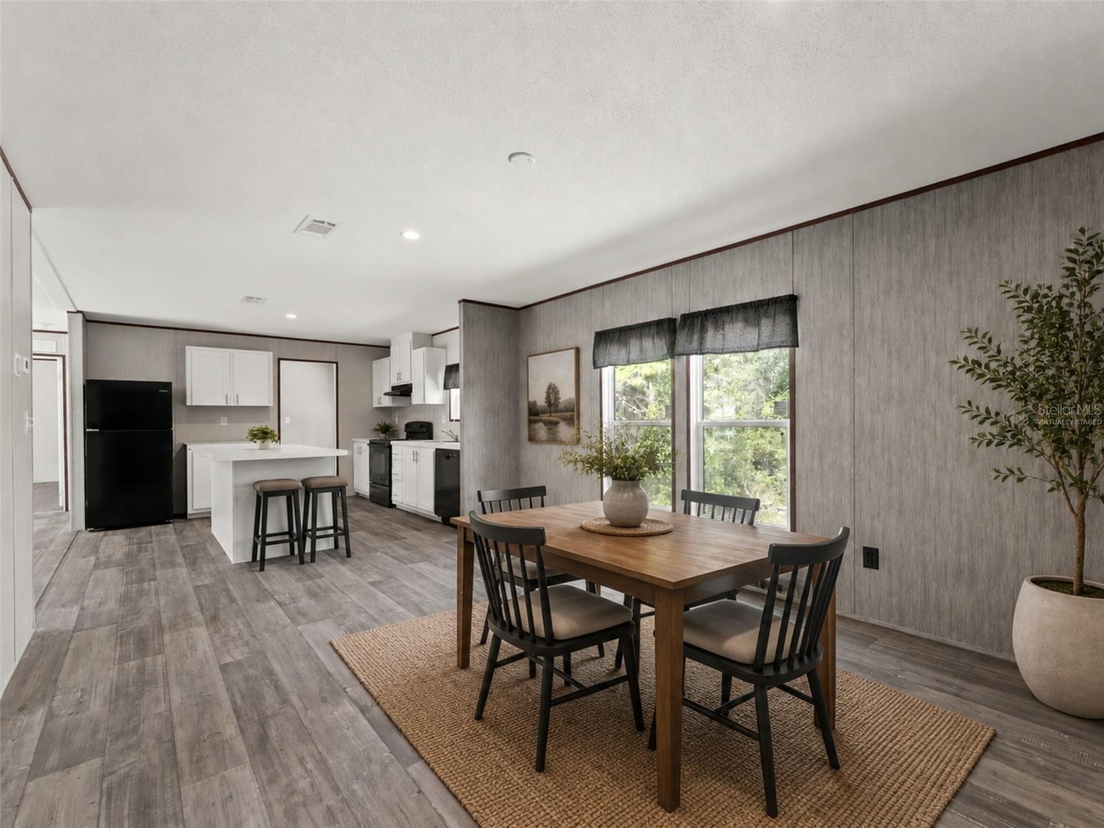MELROSE LANDING - Residential