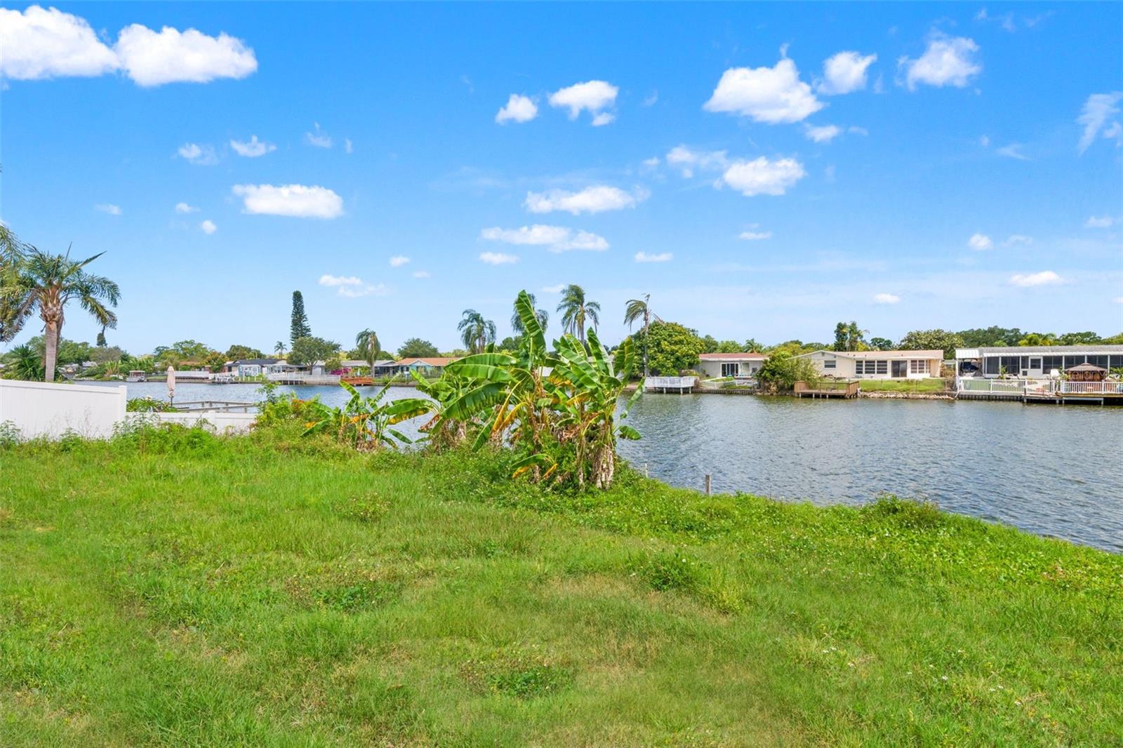 TAHITIAN HOMES - Land