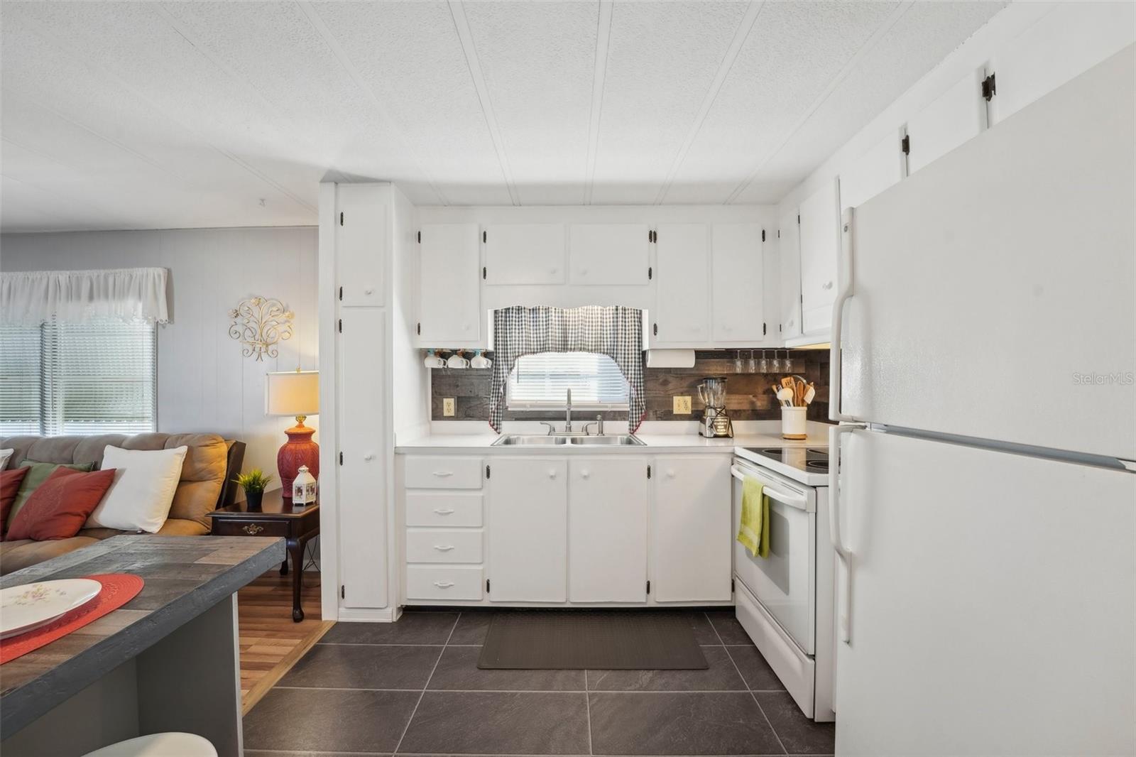 ALCOVE MOBILE HOME COMMUNITY UNREC - Residential