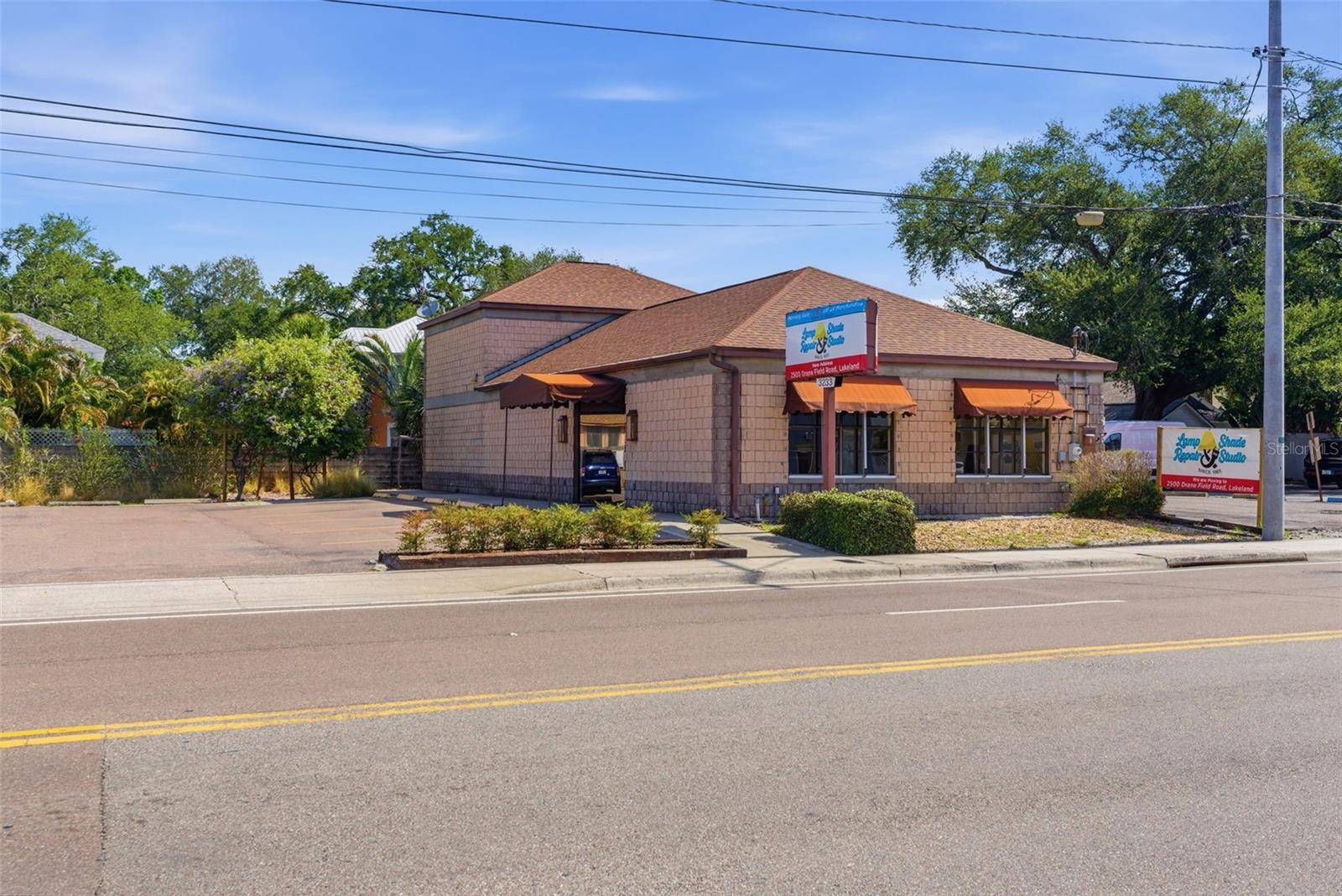 Rare South Tampa retail opportunity in the desirable Palma Ceia trade area. This vacant fee-simple commercial property offers immediate buyer control for an owner-user, investor, or value-add operator seeking a visible Bay to Bay corridor location. Offered at $2,250,000, the property includes an approximately 3,025 SF building on a 10,000 SF lot with CG zoning, roughly 9 existing parking spaces, and potential parking expansion subject to buyer diligence. The roof was replaced on 03/07/2025, clear opportunity for buyer-led refresh, repositioning, and lease-up. Less than 0.5 miles to Bayshore Blvd and less than 15 minutes to MacDill AFB. Offered AS-IS; seller will not make repairs or improvements. Vacant possession at closing. Buyer to verify all property information, zoning, permitted uses, condition, measurements, parking, and code compliance.