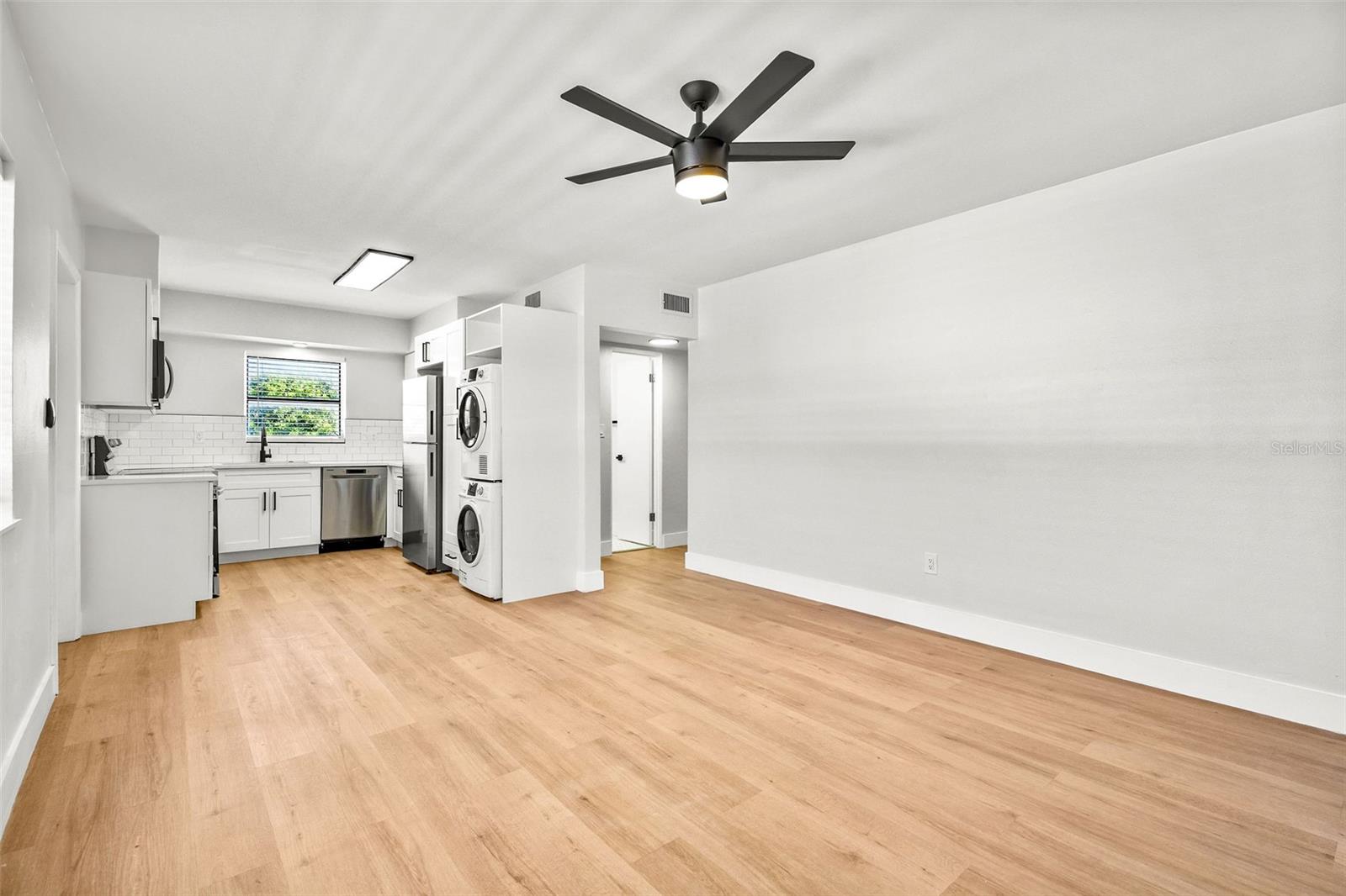 SKY CREST UNIT 9 - Residential Lease