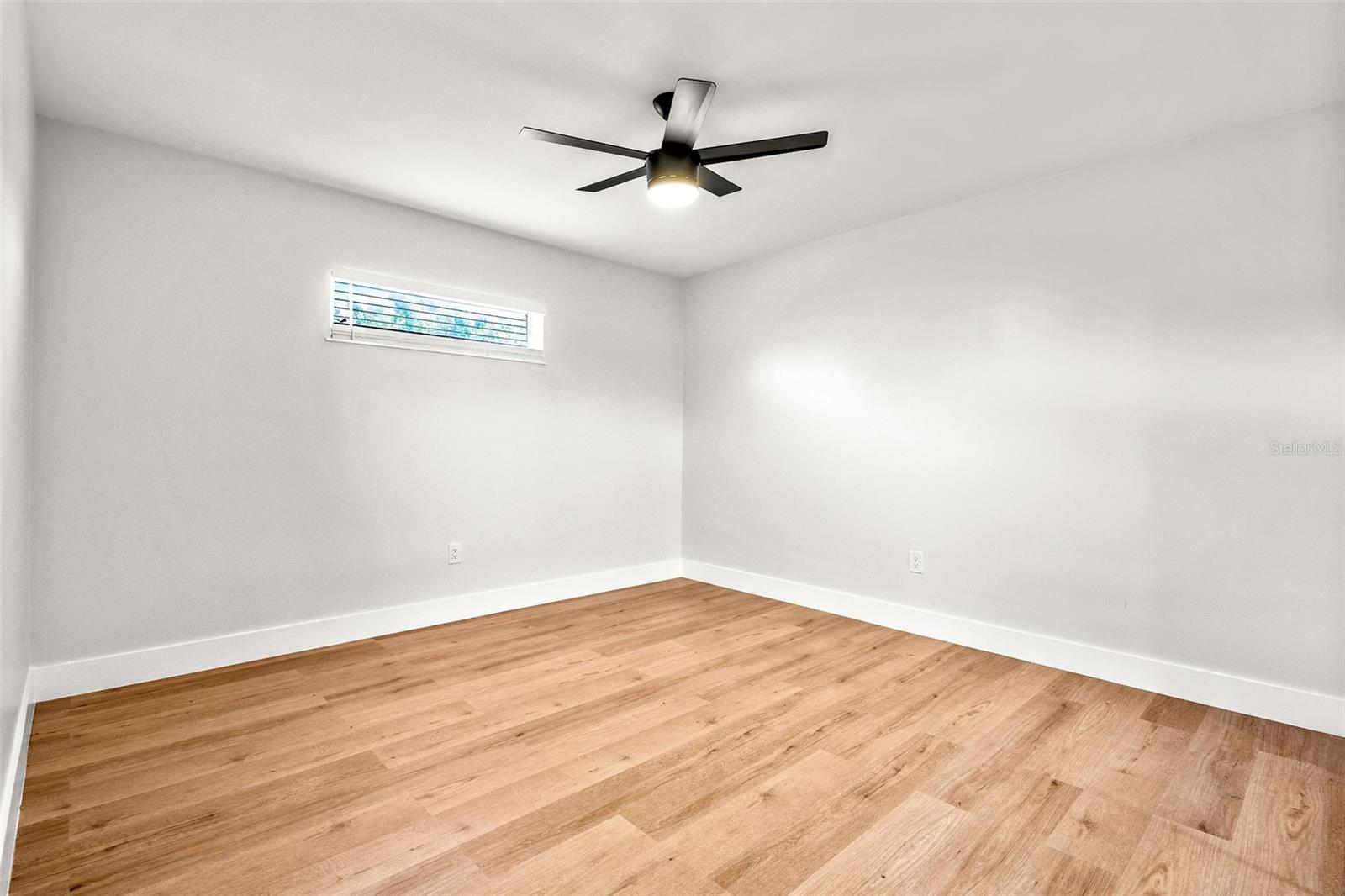 SKY CREST UNIT 9 - Residential Lease