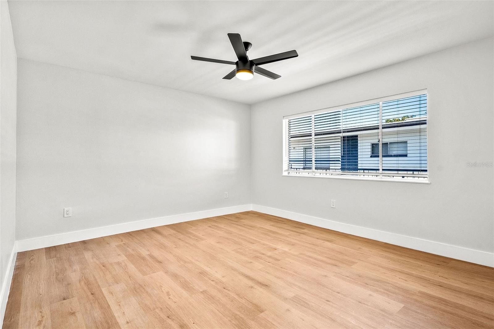 SKY CREST UNIT 9 - Residential Lease