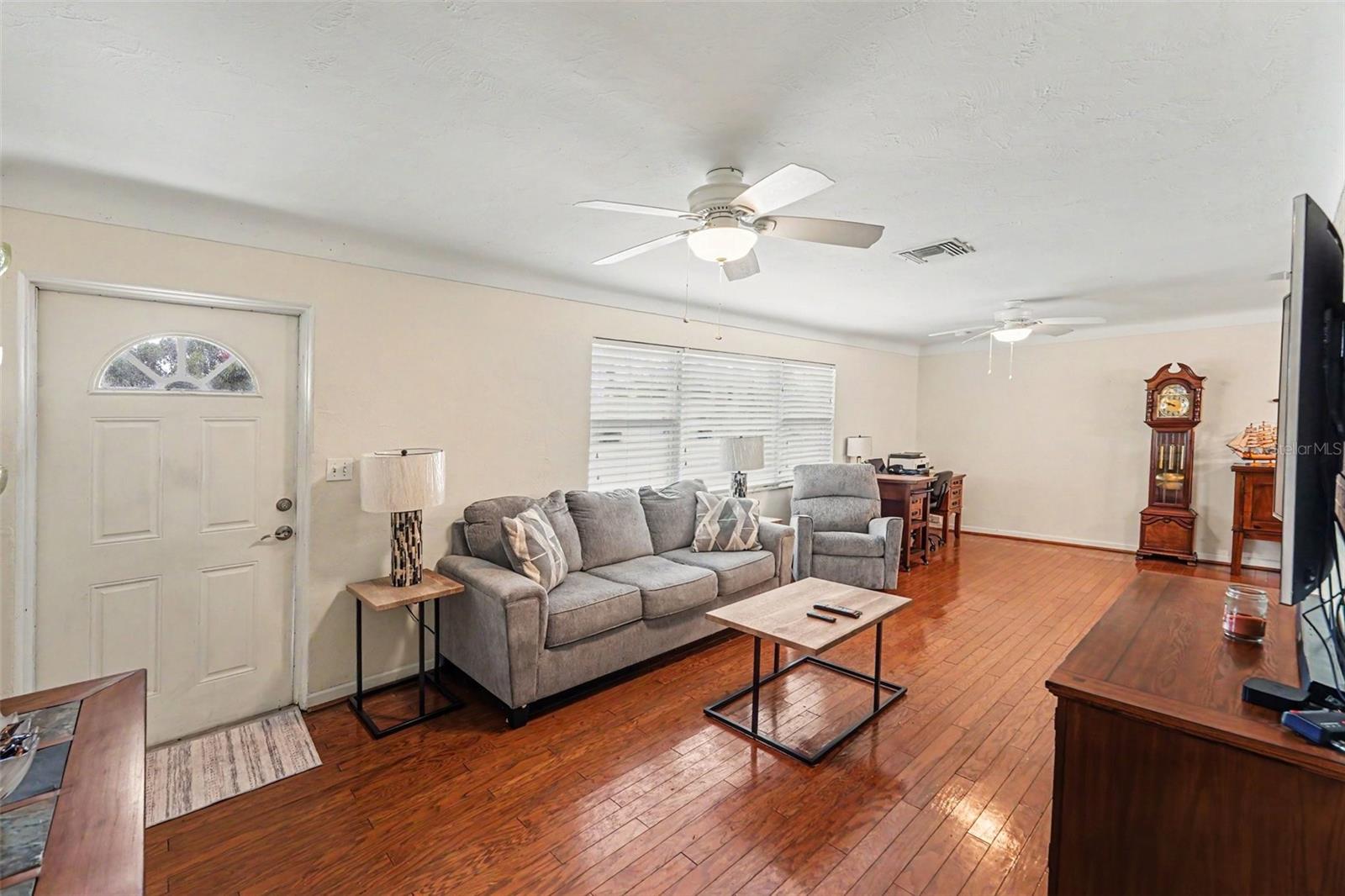 SHERYL MANOR - Residential