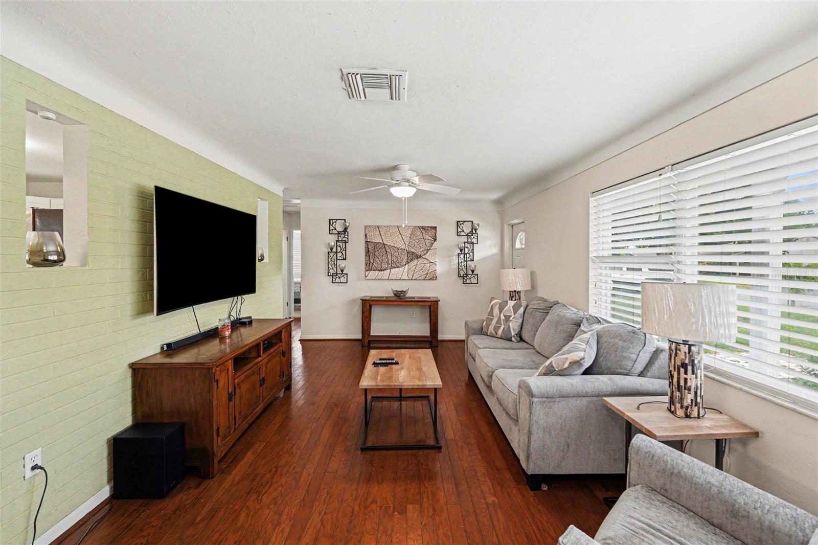 SHERYL MANOR - Residential