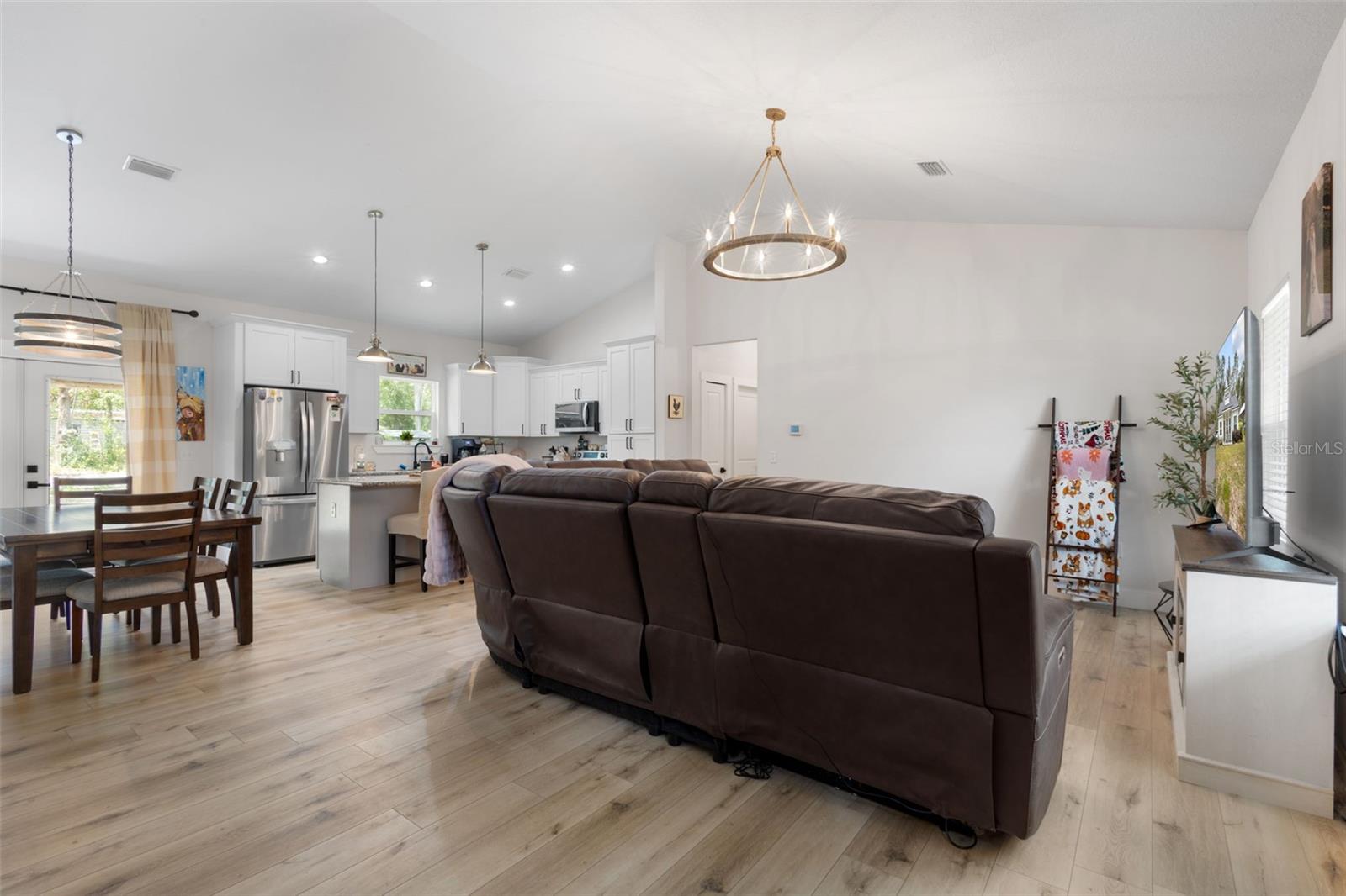 SILVER OAKS SUB PH 3 - Residential