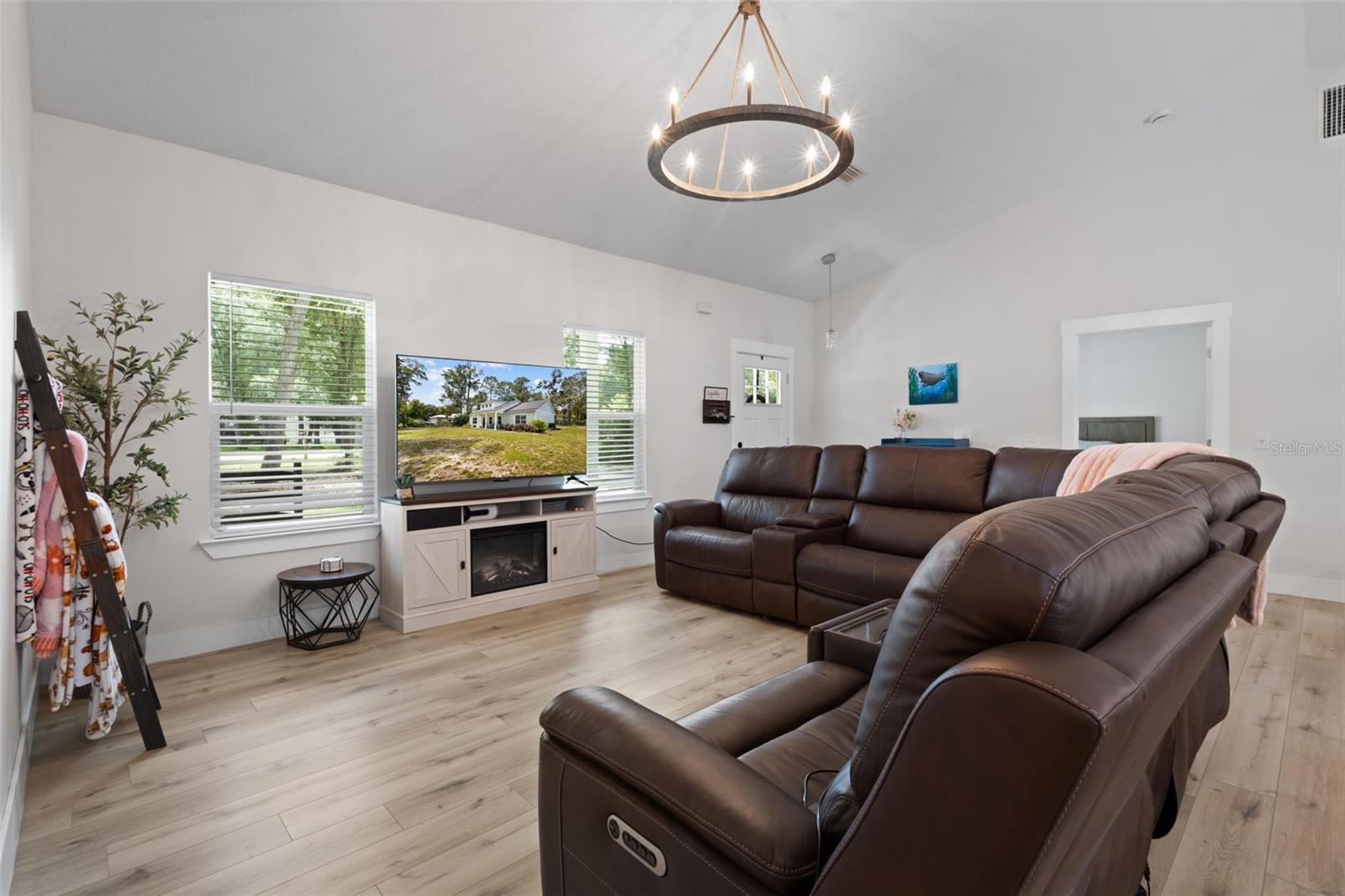 SILVER OAKS SUB PH 3 - Residential