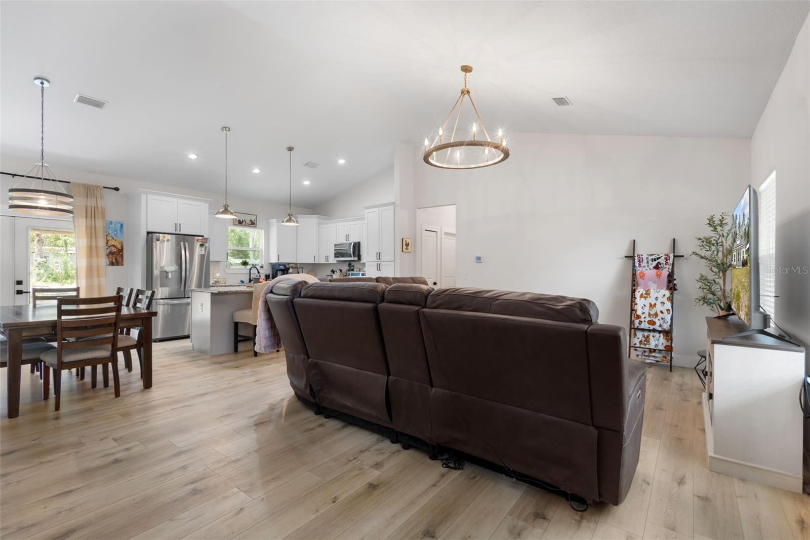 SILVER OAKS SUB PH 3 - Residential