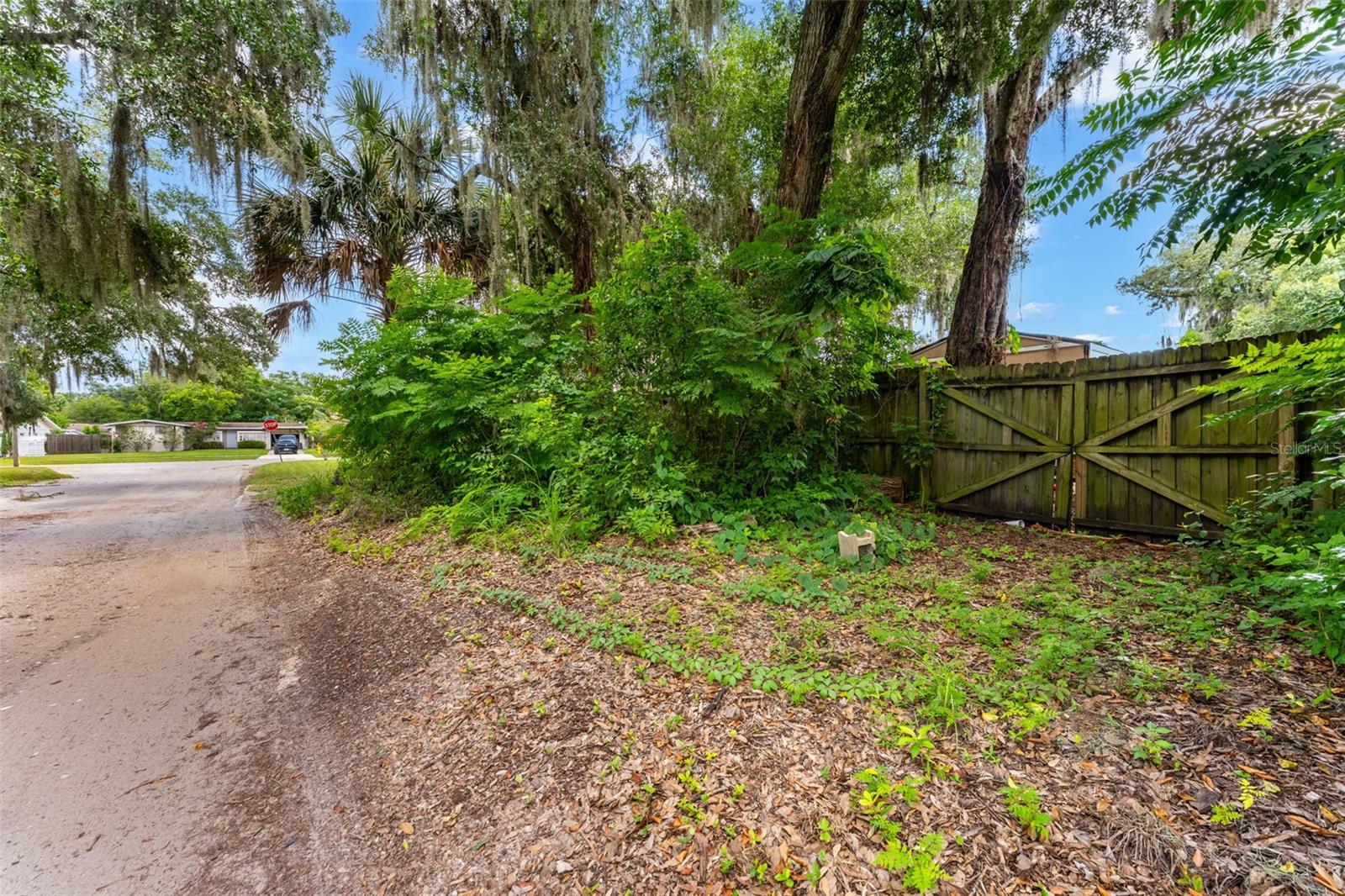 SHADY OAKS - Residential