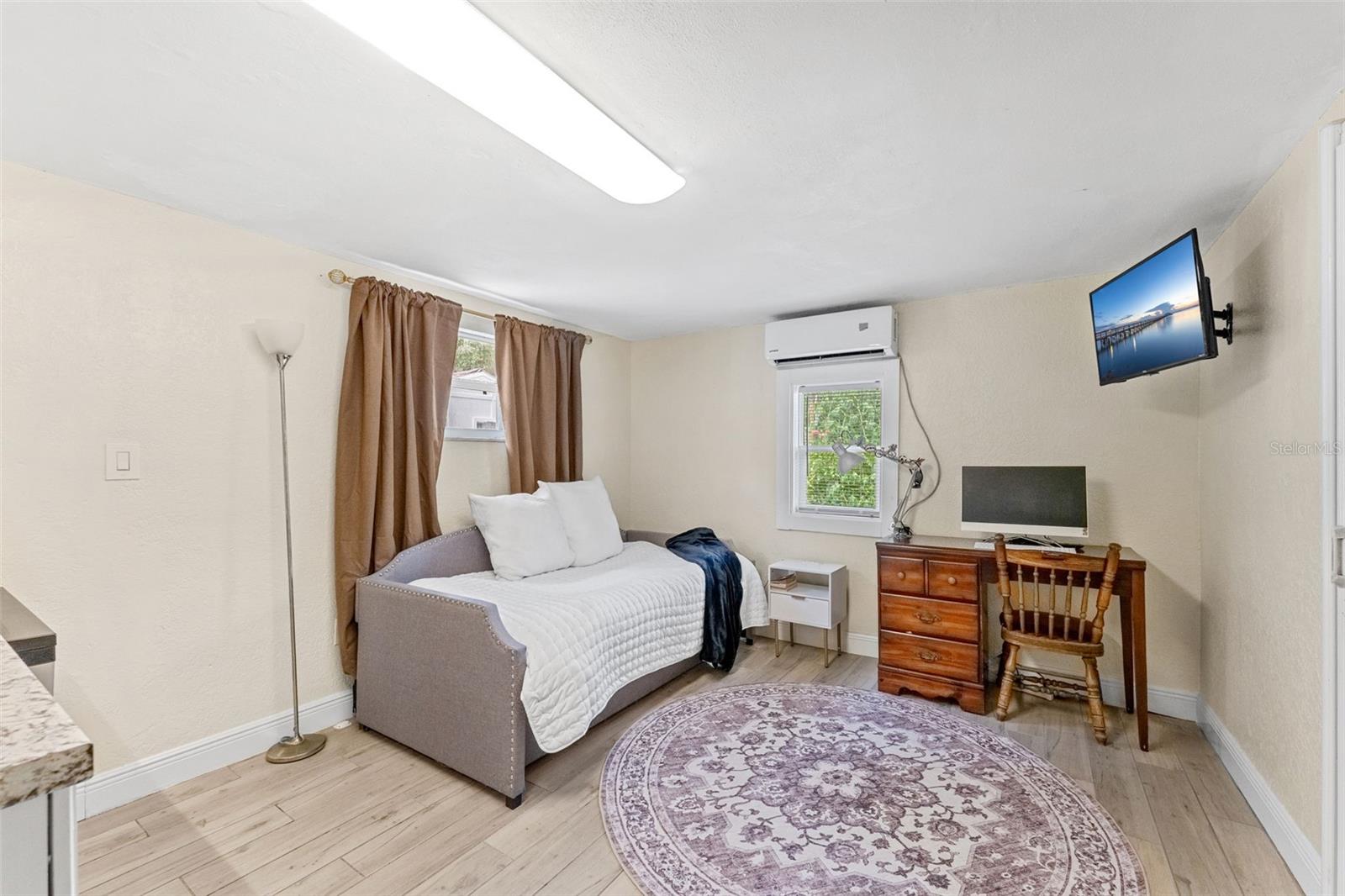 SHADY OAKS - Residential