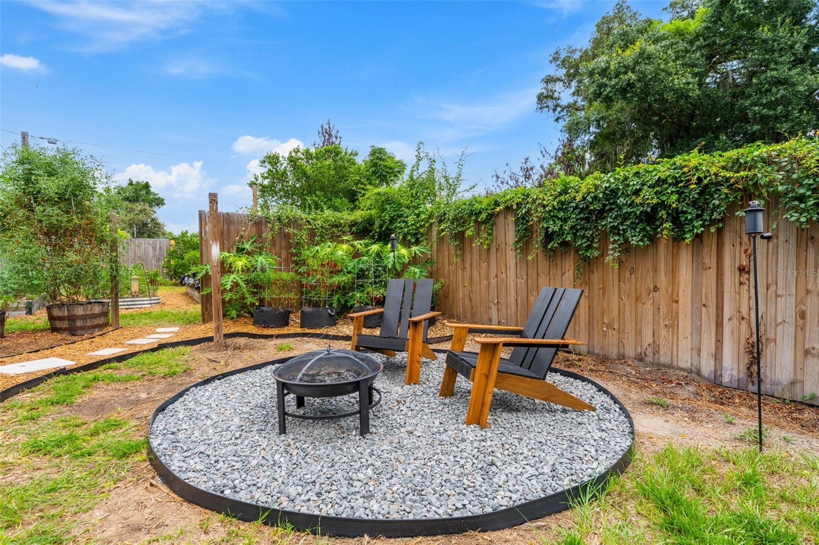 SHADY OAKS - Residential