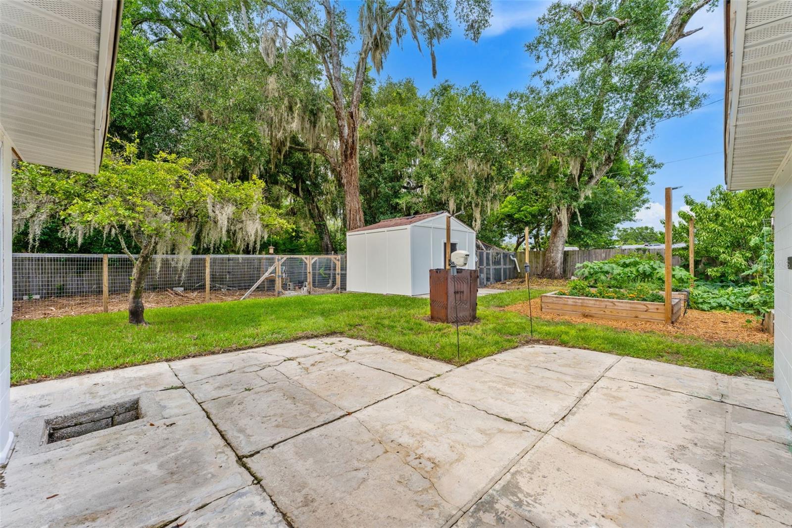 SHADY OAKS - Residential