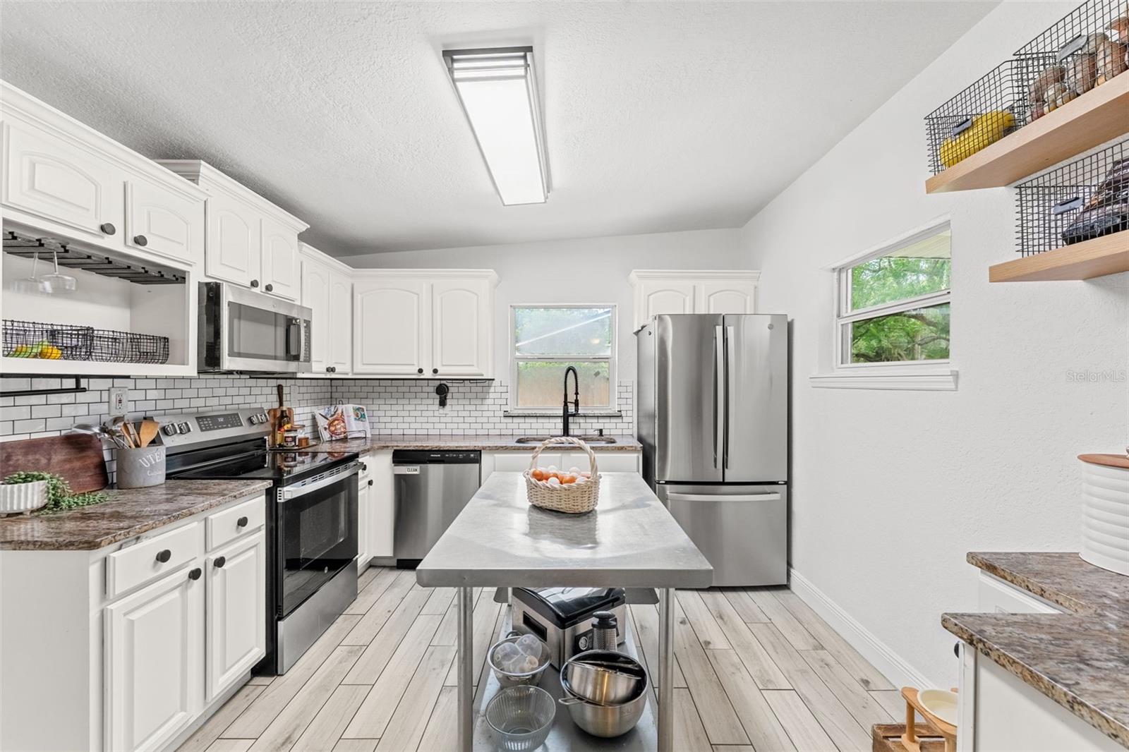 SHADY OAKS - Residential