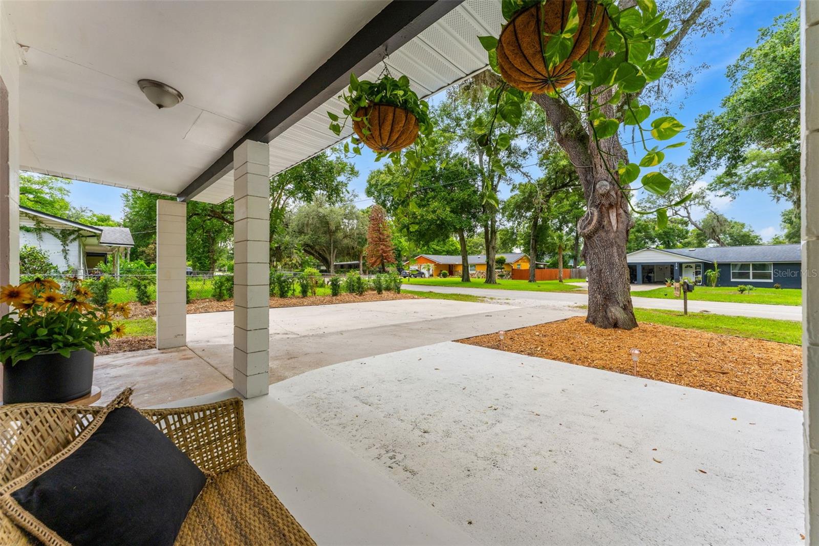 SHADY OAKS - Residential