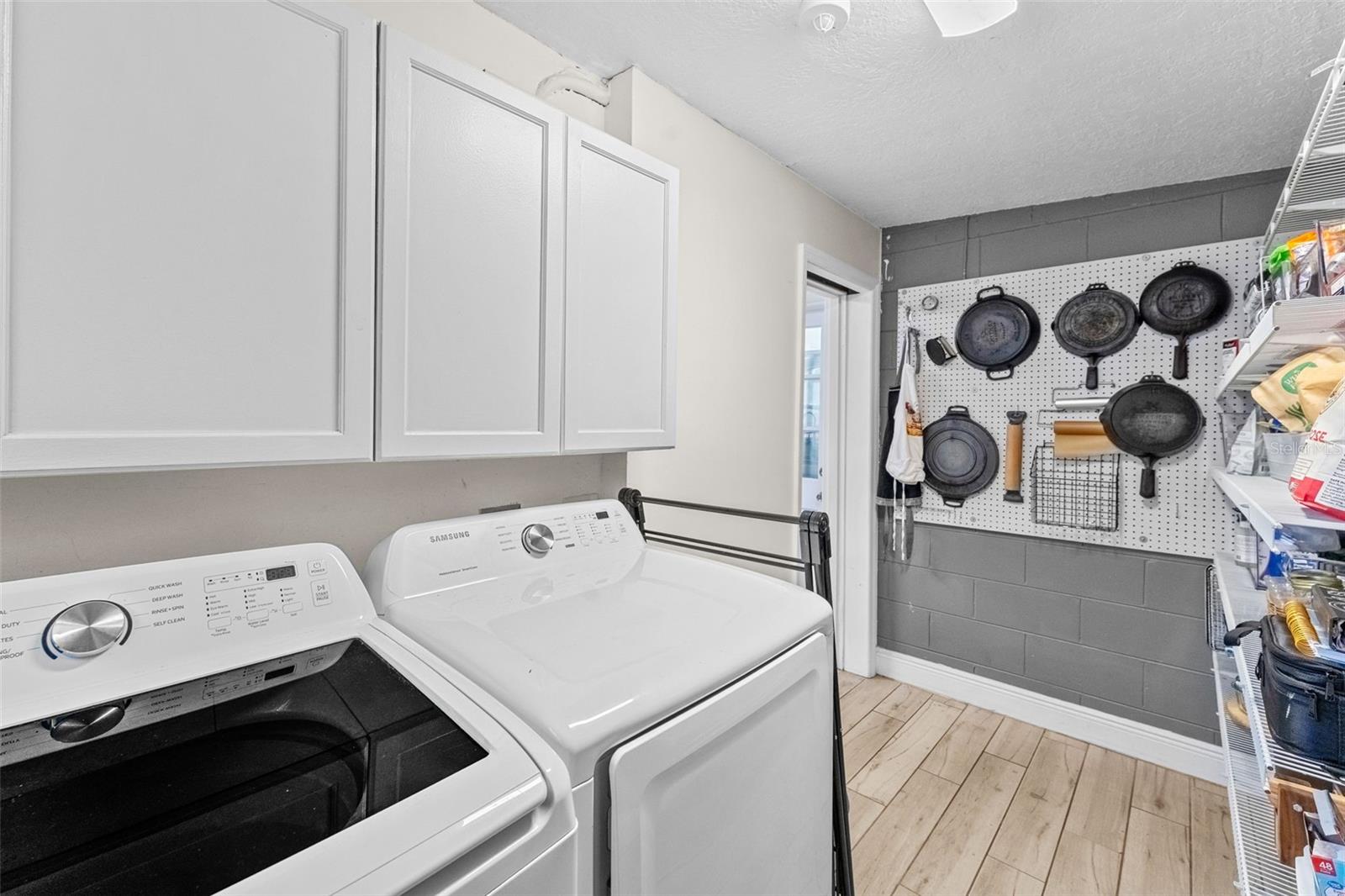SHADY OAKS - Residential