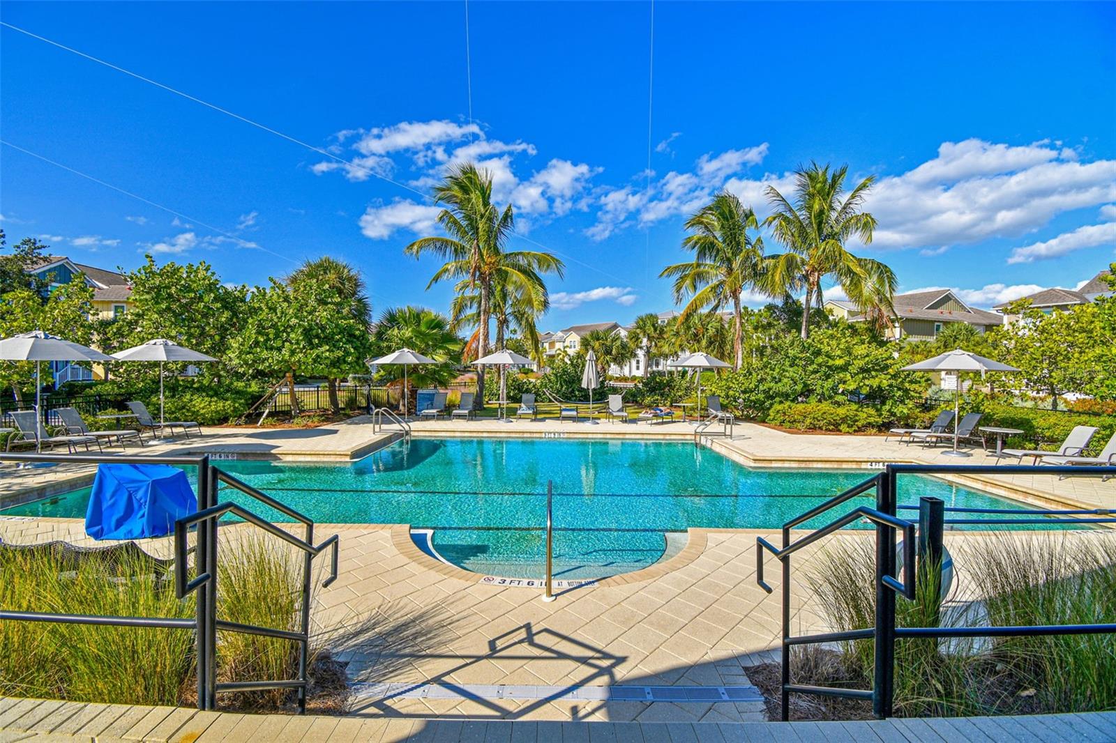 MANGROVE WALK ON HARBOUR ISLE PH 5 - Residential