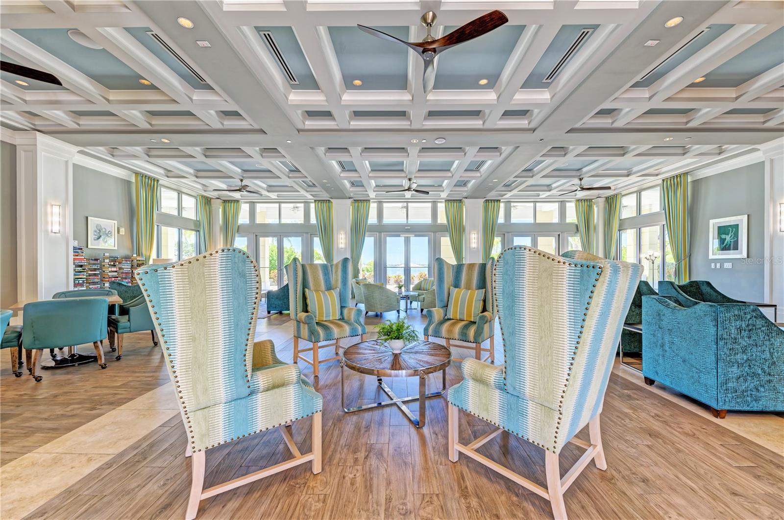 MANGROVE WALK ON HARBOUR ISLE PH 5 - Residential