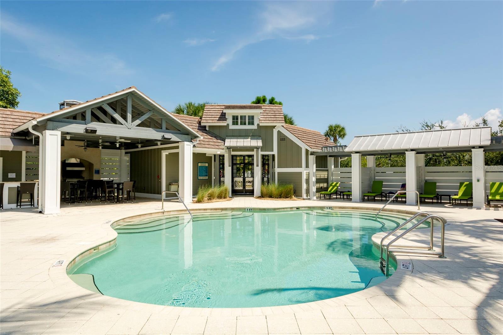 MANGROVE WALK ON HARBOUR ISLE PH 5 - Residential