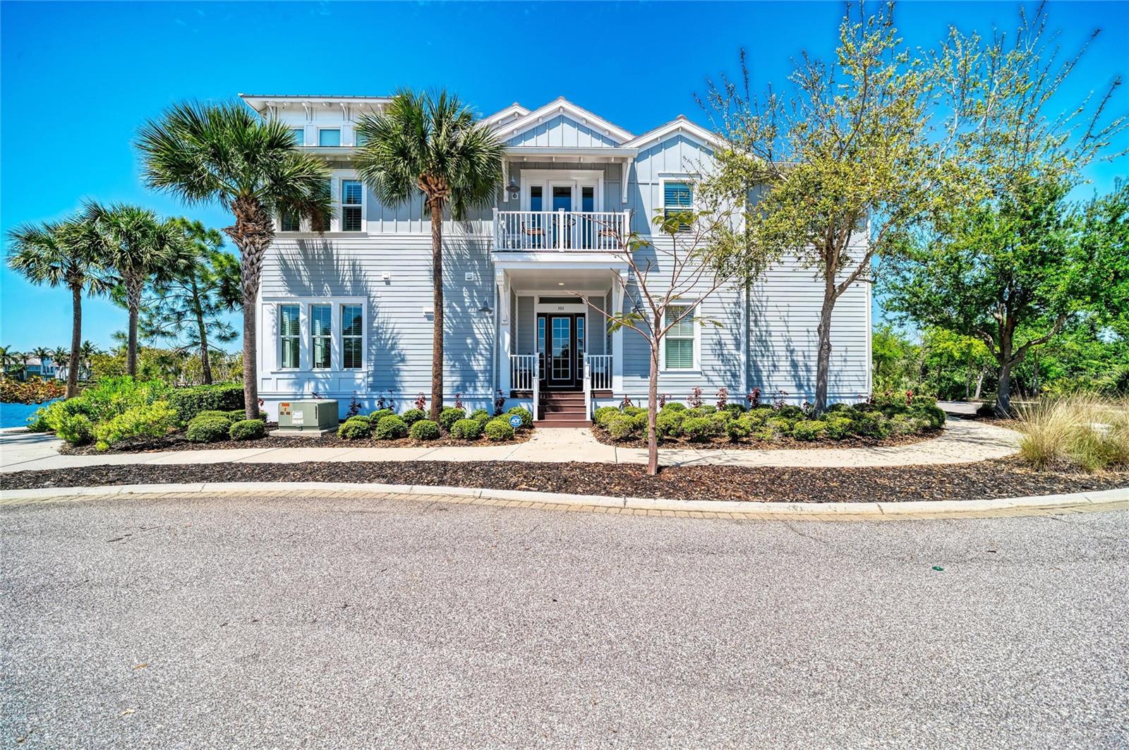 MANGROVE WALK ON HARBOUR ISLE PH 5 - Residential