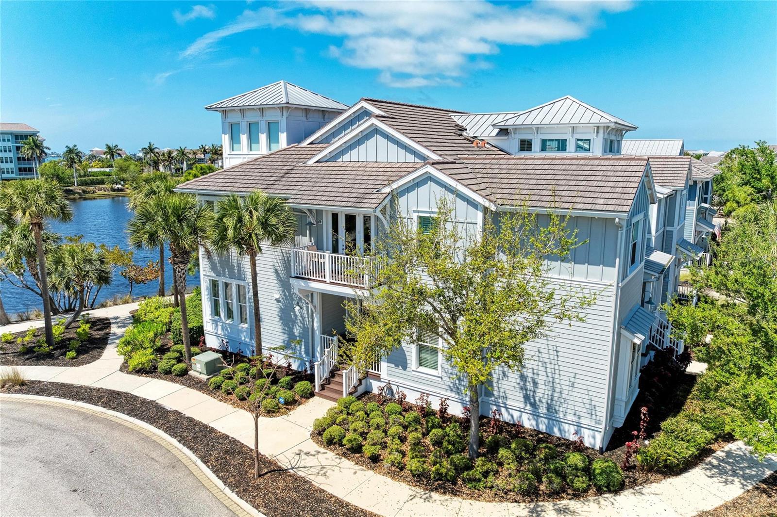 MANGROVE WALK ON HARBOUR ISLE PH 5 - Residential