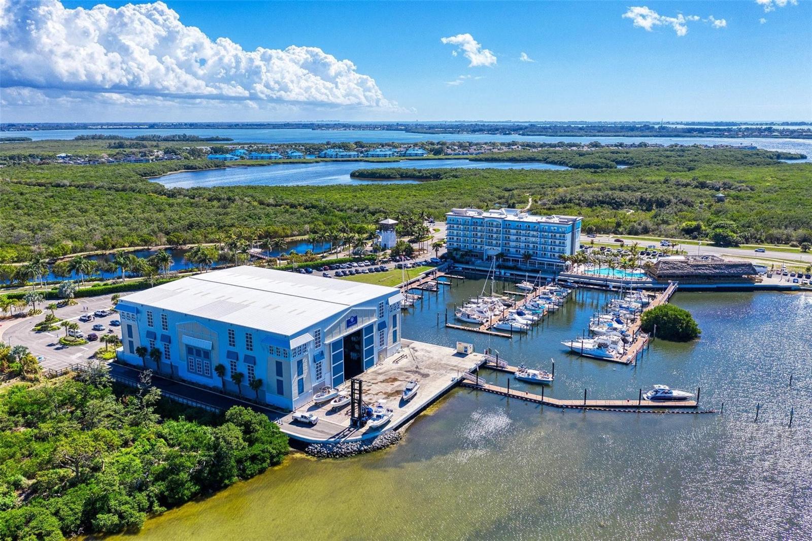 MANGROVE WALK ON HARBOUR ISLE PH 5 - Residential