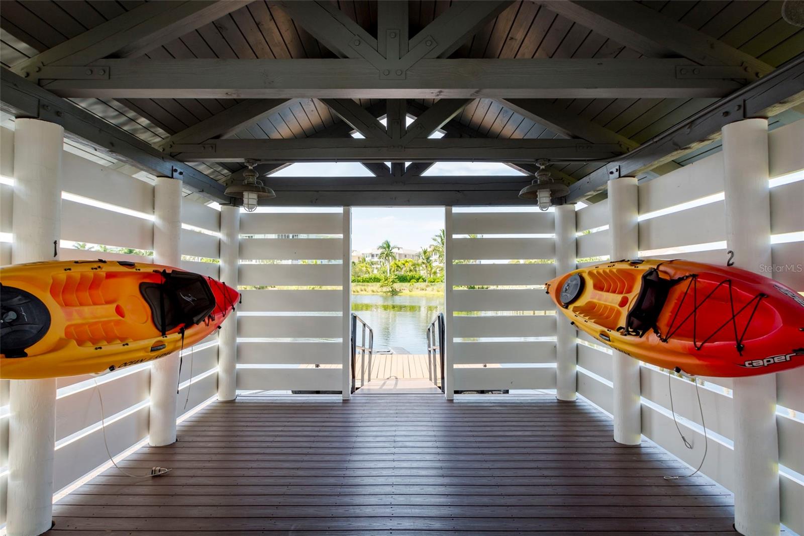 MANGROVE WALK ON HARBOUR ISLE PH 5 - Residential